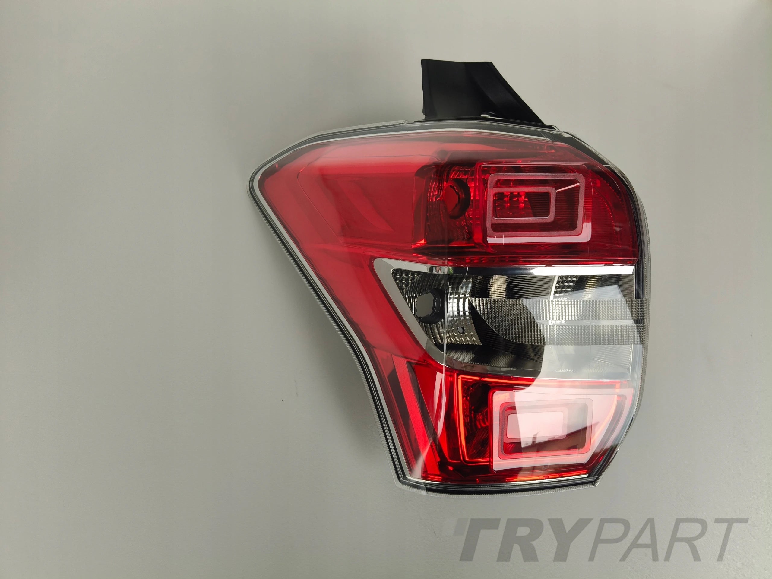LEFT REAR LIGHT SUBARU FORESTER IV 12-