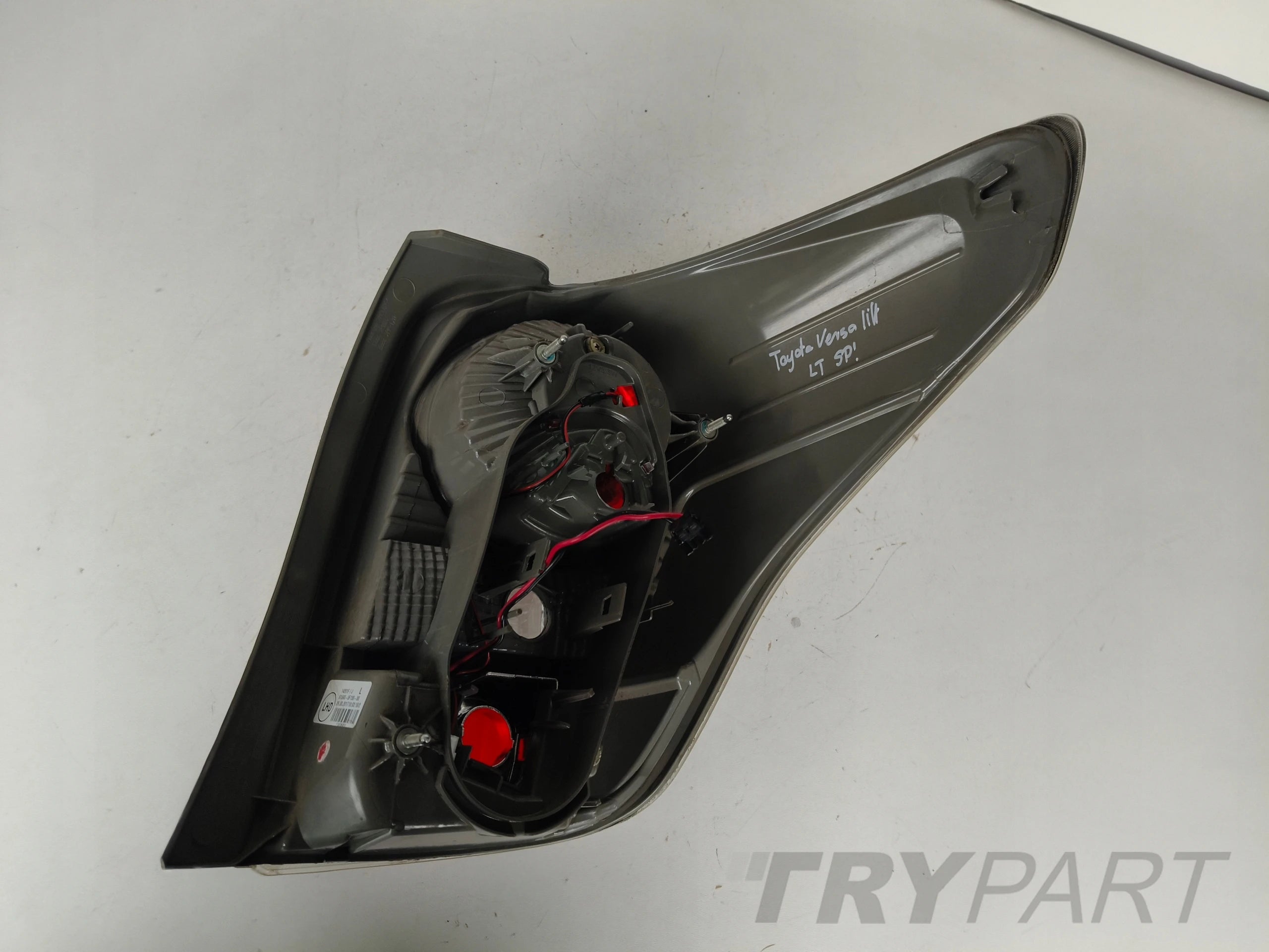 LEFT REAR LIGHT TOYOTA VERSO LIFT