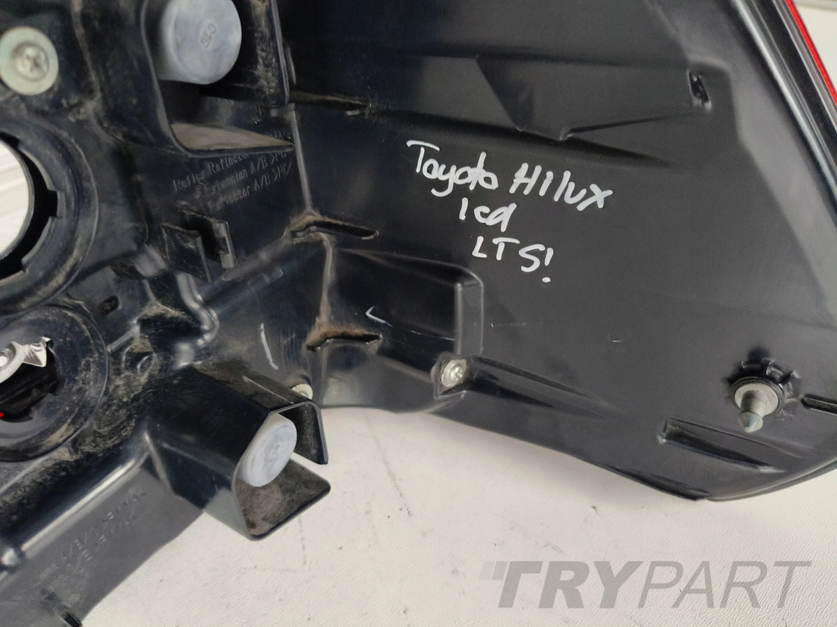 LEFT REAR TAIL LIGHT TOYOTA HILUX VIII 20- LED