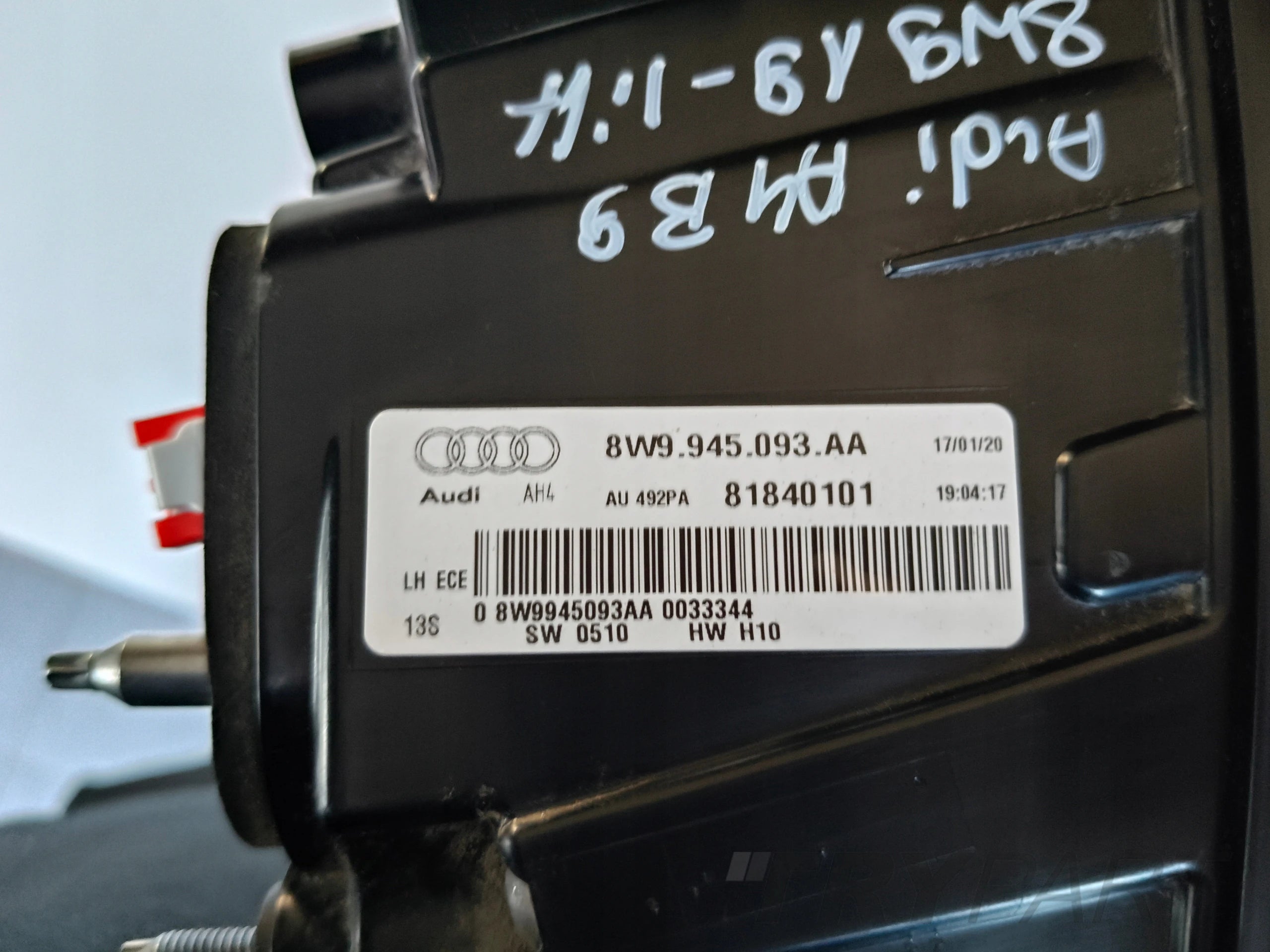 LEFT TAIL LIGHT ON TRUNK LID AUDI A4 B9 8W 8W0 19- FACELIFT ESTATE LED MATRIX