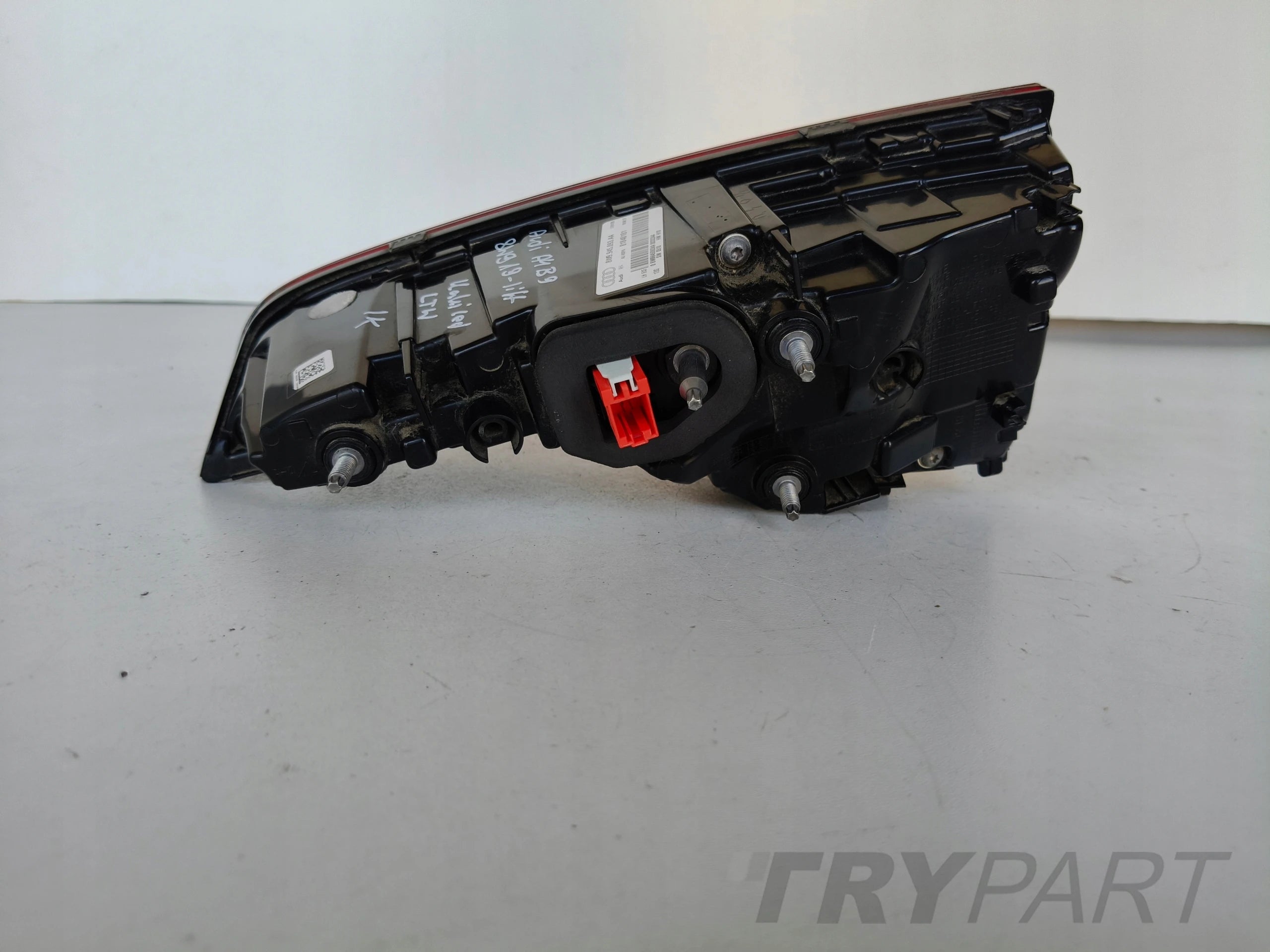 LEFT TAIL LIGHT ON TRUNK LID AUDI A4 B9 8W 8W0 19- FACELIFT ESTATE LED MATRIX