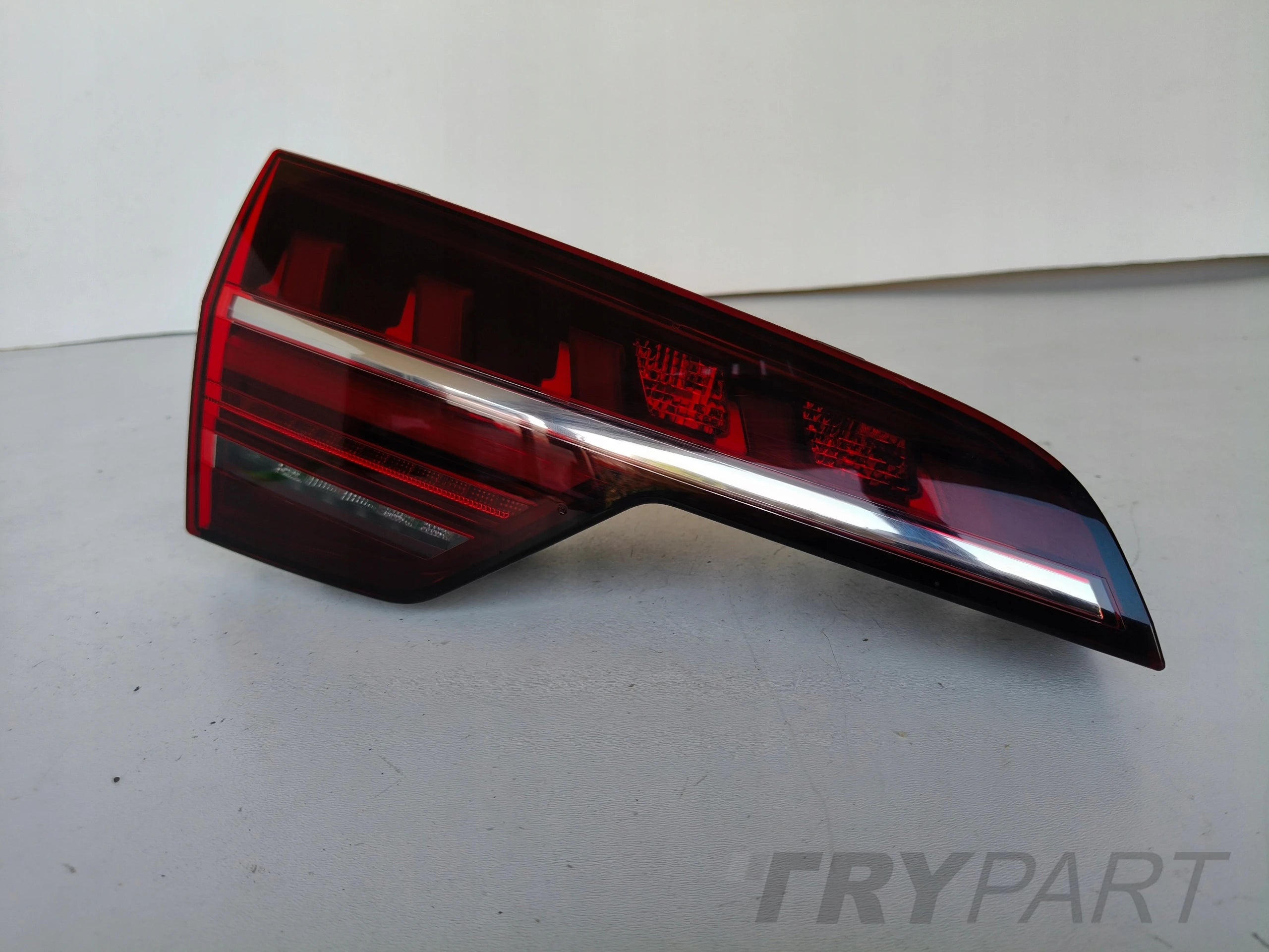 LEFT TAIL LIGHT ON TRUNK LID AUDI A4 B9 8W 8W0 19- FACELIFT ESTATE LED MATRIX