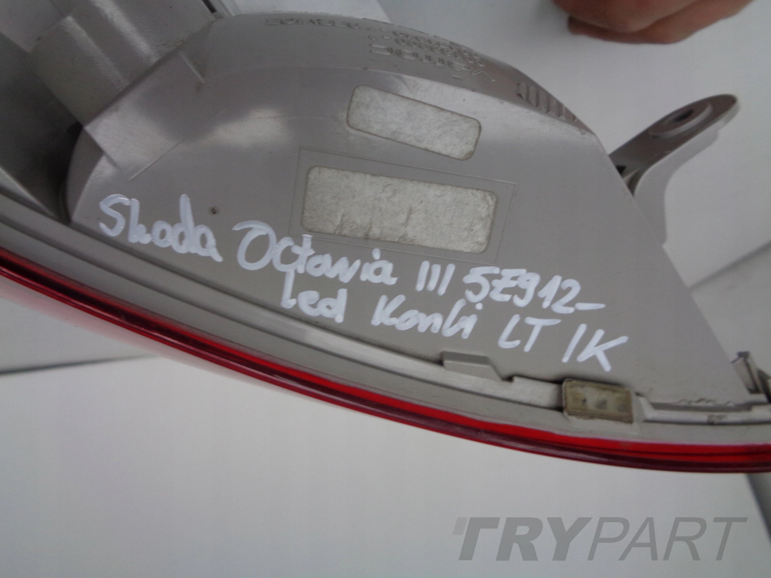 LEFT TAILLIGHT SKODA OCTAVIA III 12- COMBI LED
