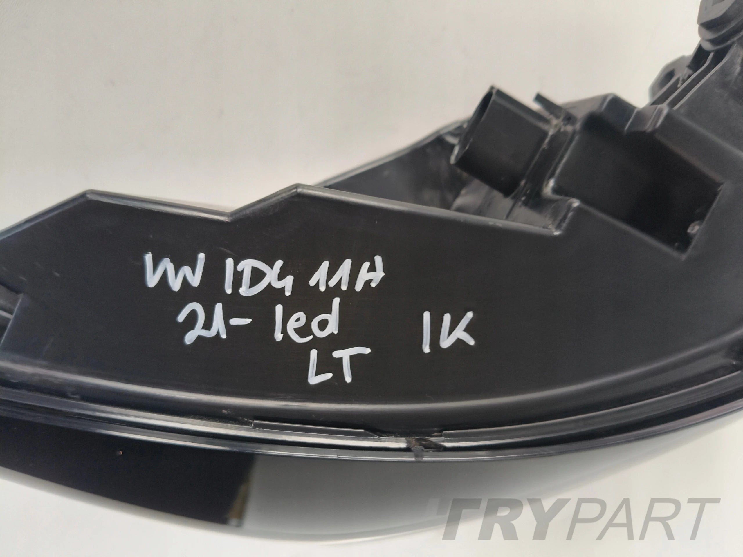 LEFT TAILLIGHT VW ID4 11A 21- IQ LIGHT LED