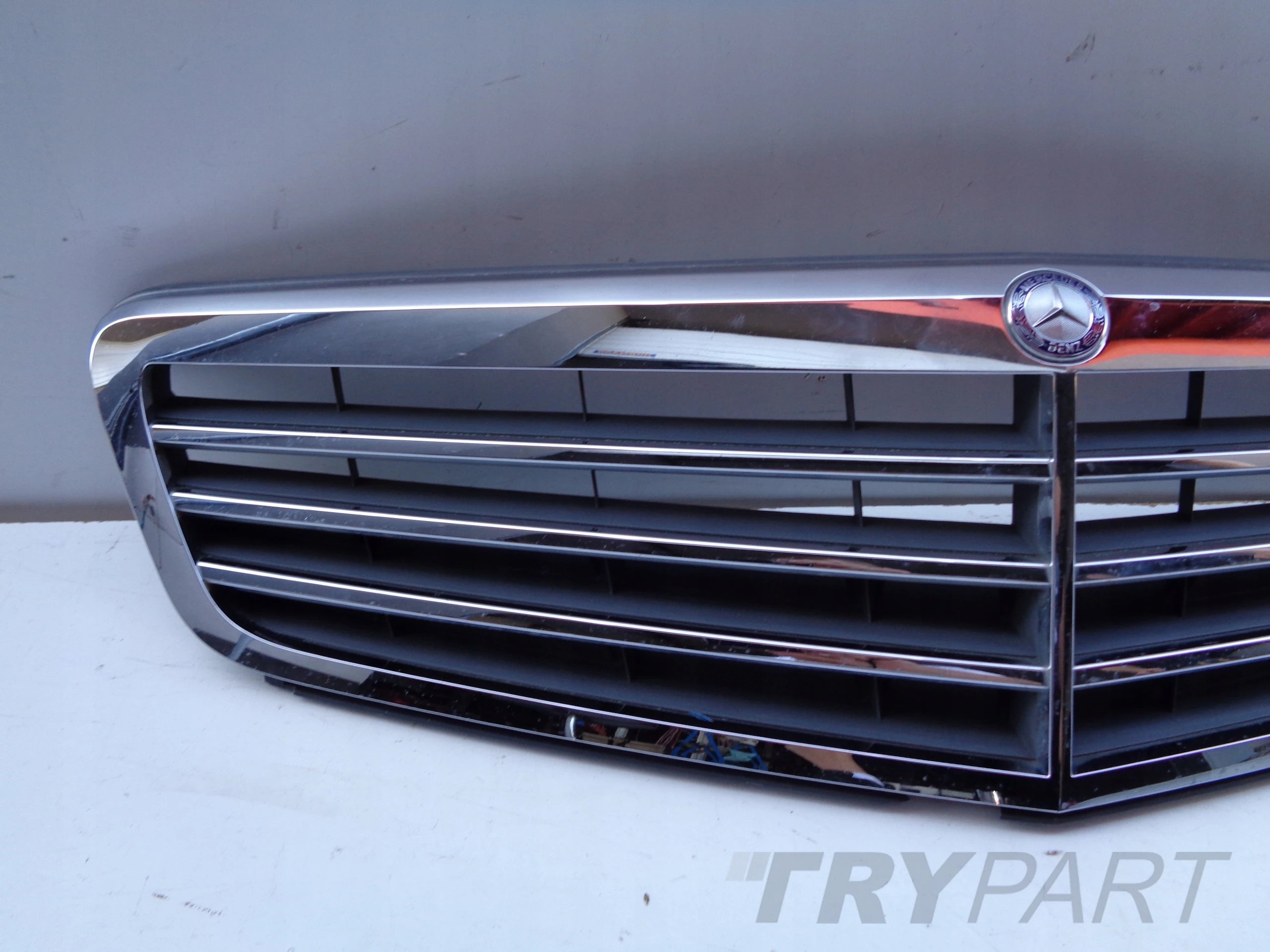 MERCEDES C-CLASS W204 07-10 GRILLE