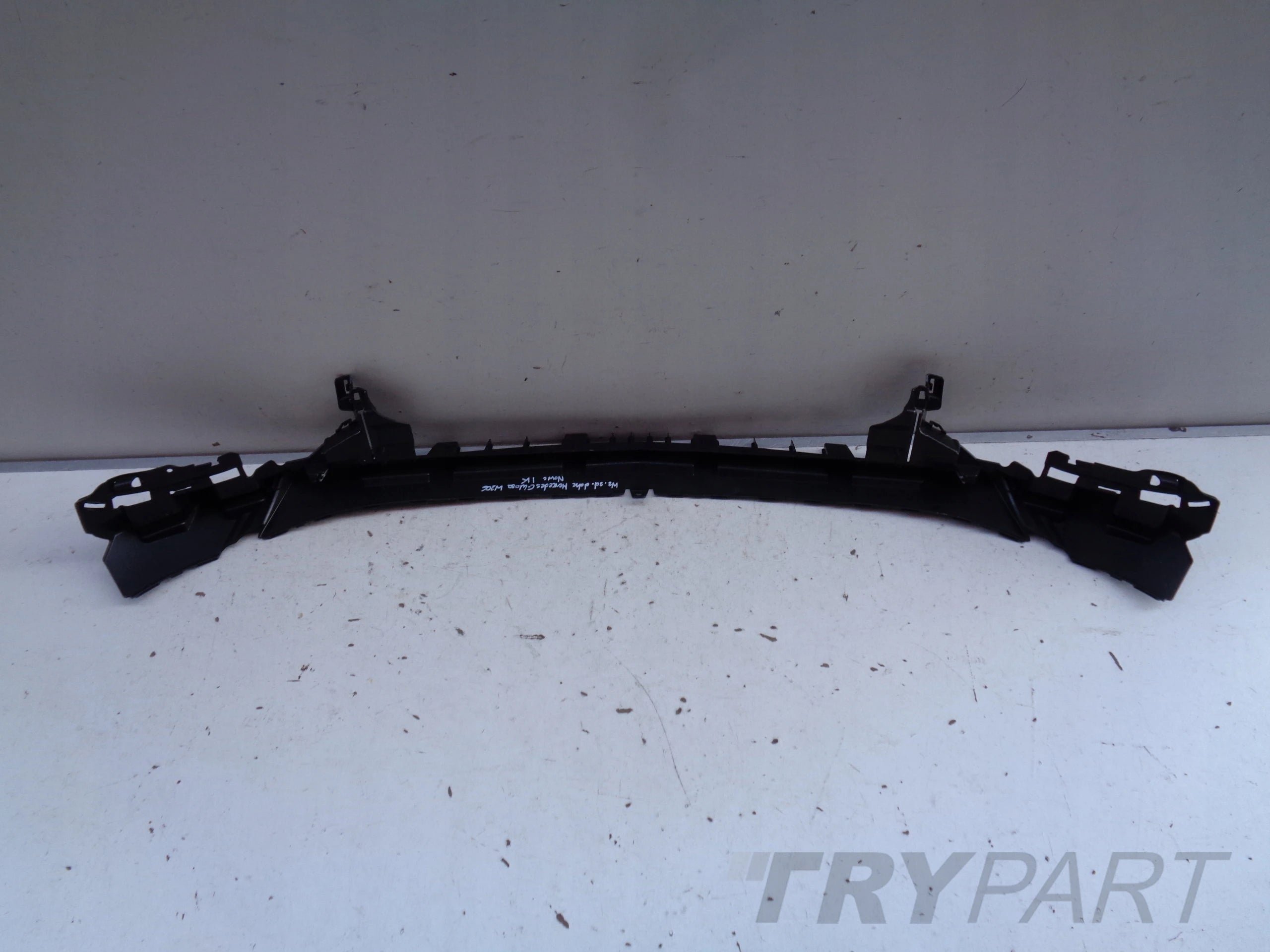MERCEDES C-CLASS W206 21- LOWER BUMPER REINFORCEMENT
