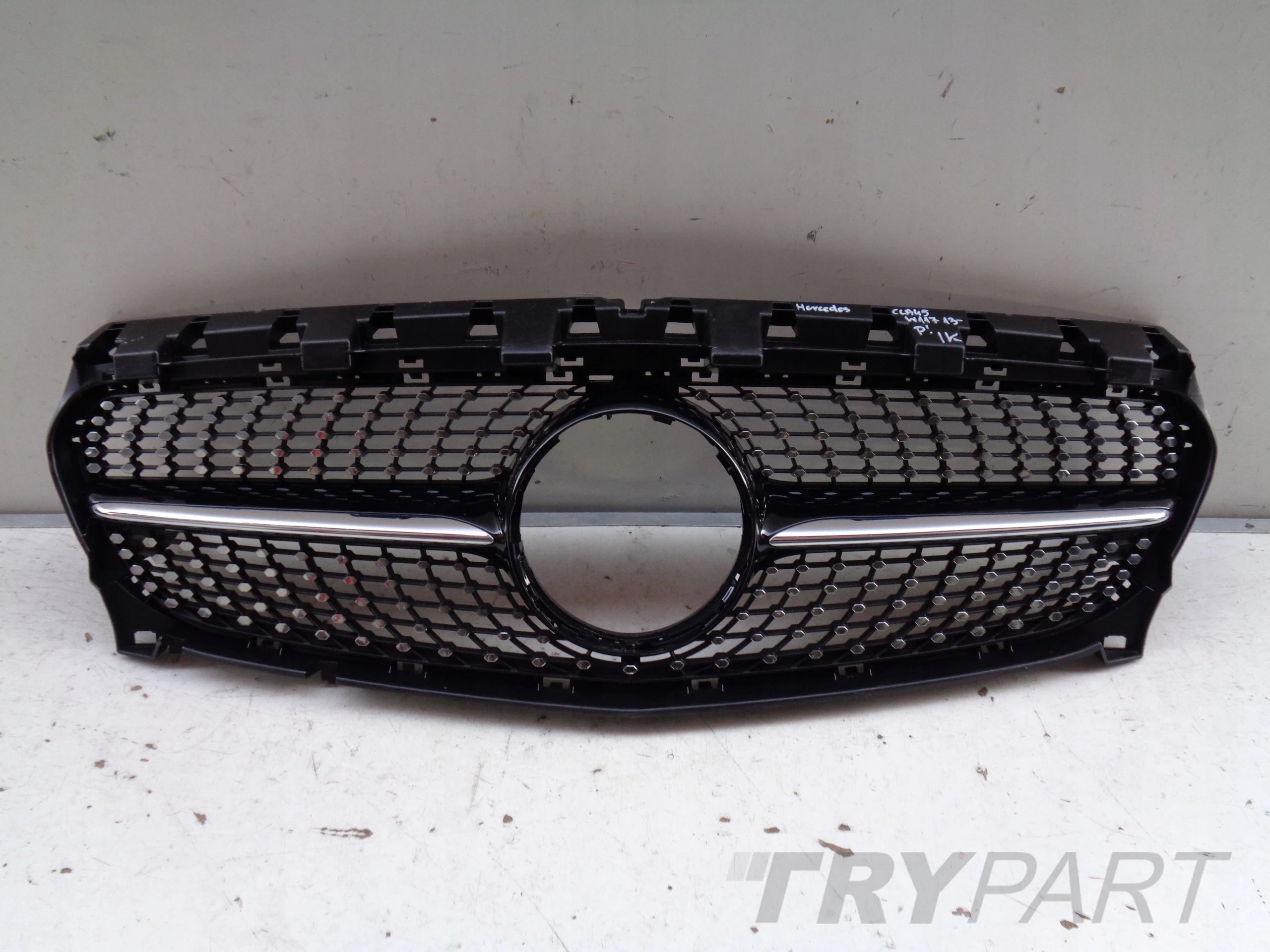 MERCEDES CLA W117 15- FACELIFT DIAMOND STYLE GRILLE