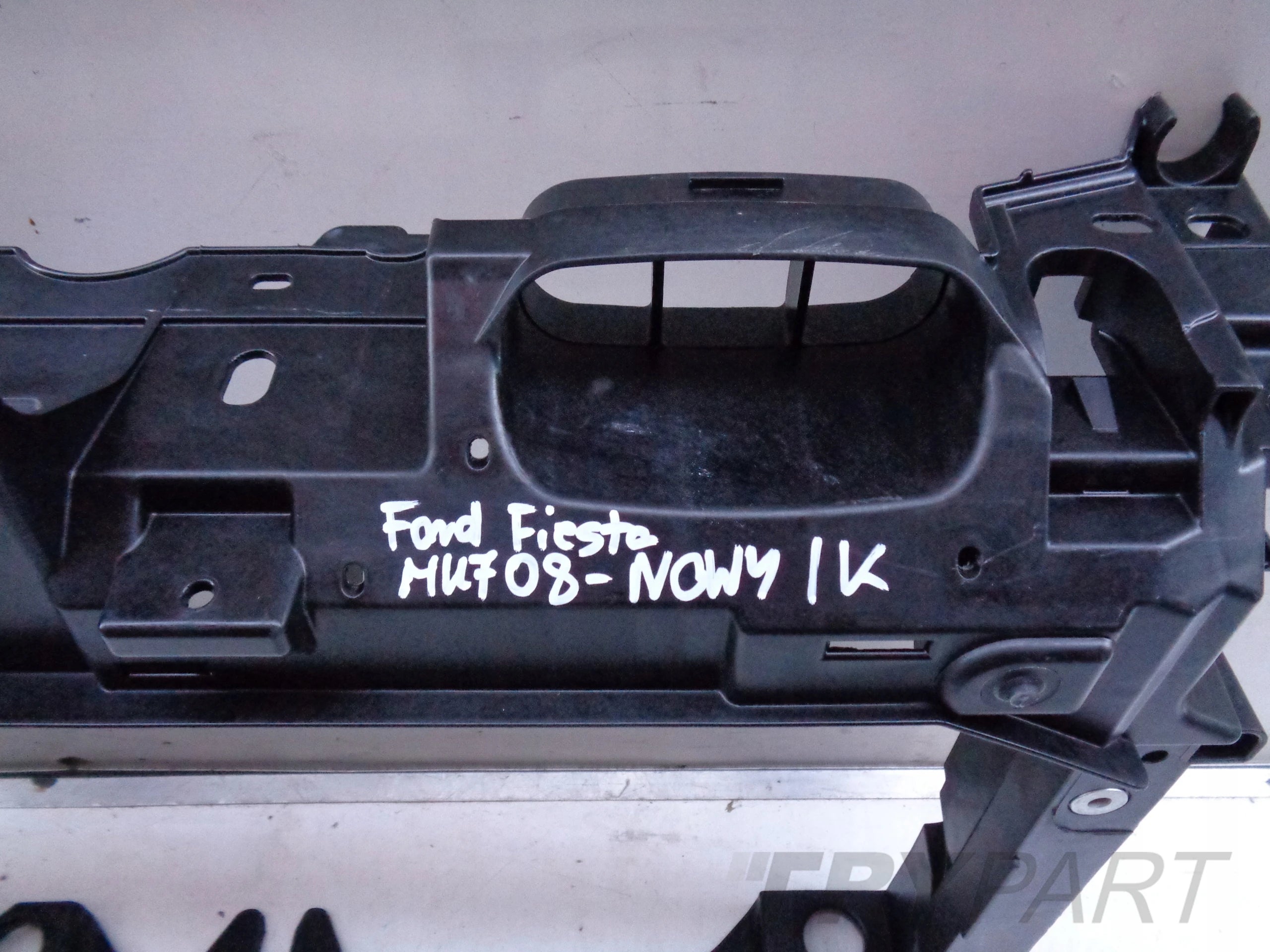 NEW FRONT BUMPER REINFORCEMENT FORD FIESTA MK7 08-