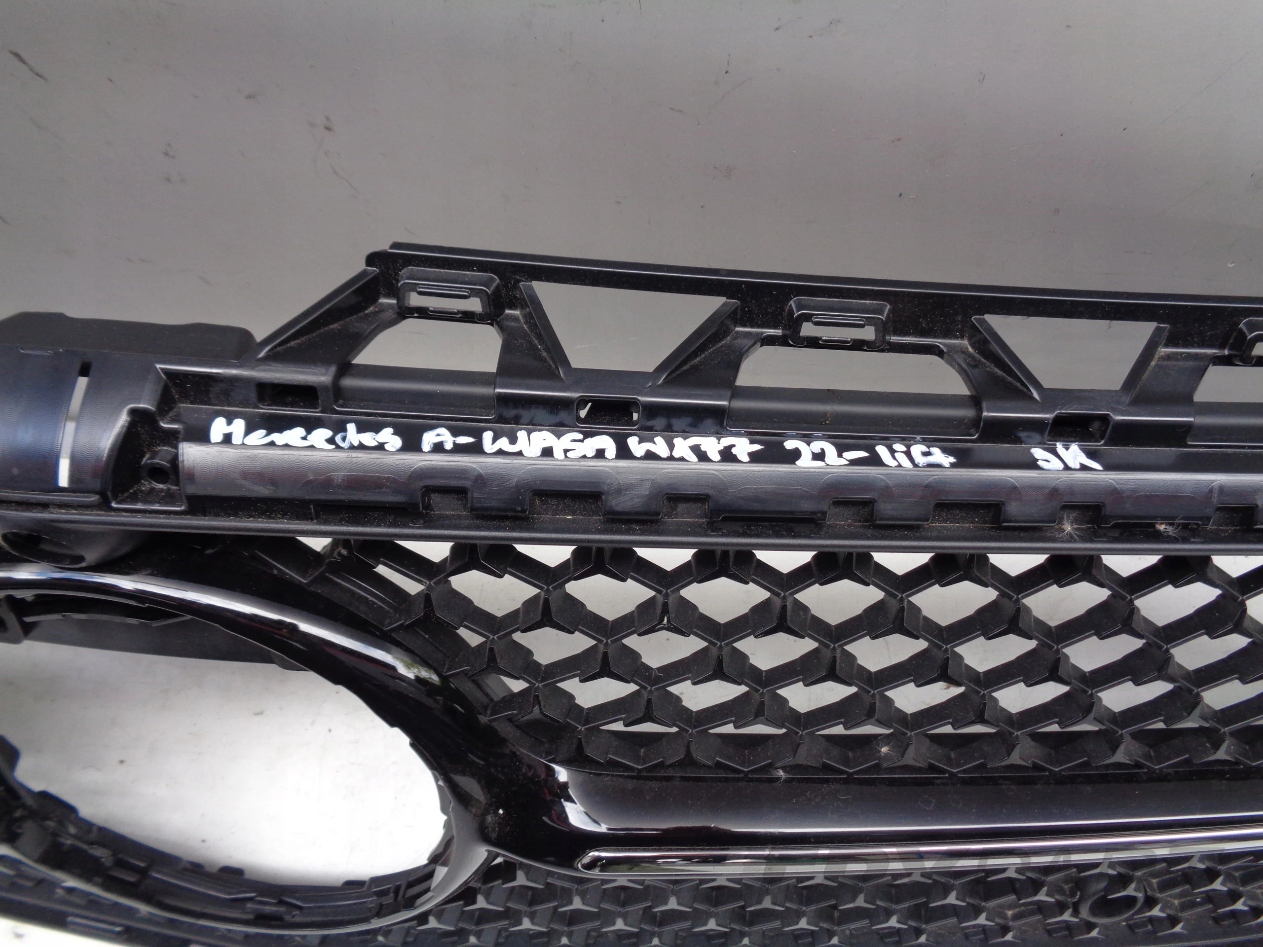 NEW FRONT GRILL FOR MERCEDES A-CLASS W177 22- FACELIFT