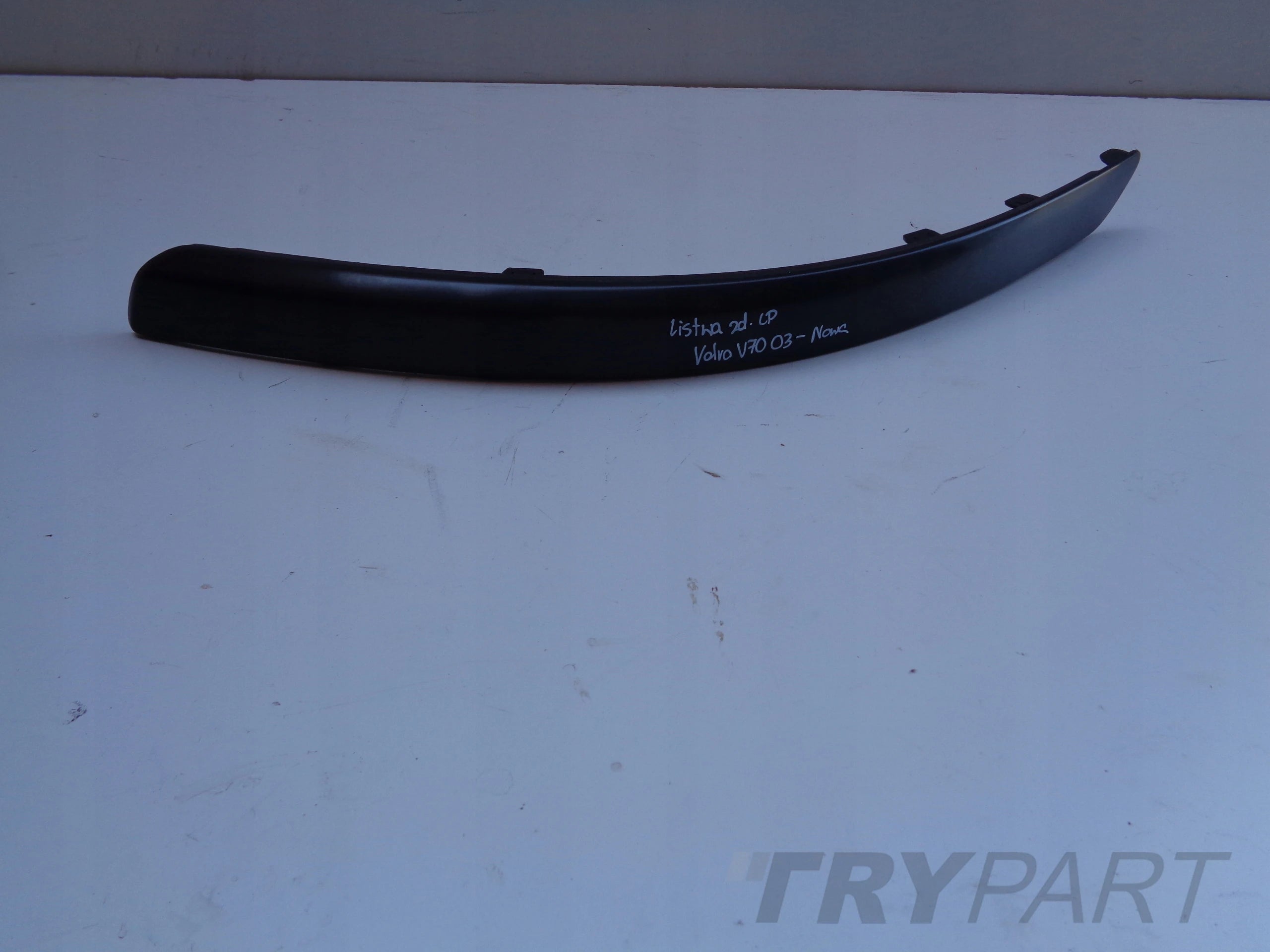 NEW FRONT LEFT BUMPER STRIP VOLVO V70 03-