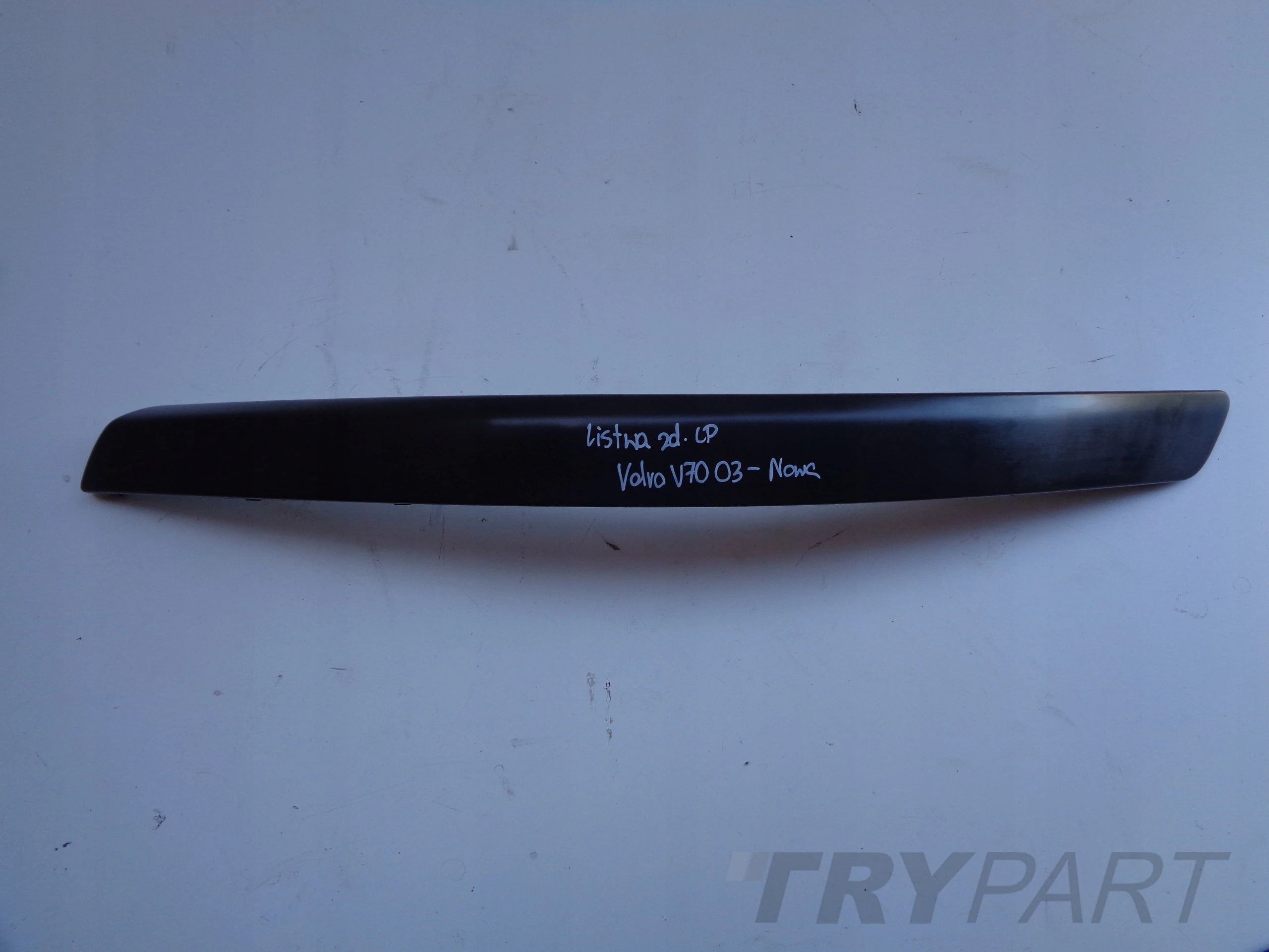 NEW FRONT LEFT BUMPER STRIP VOLVO V70 03-