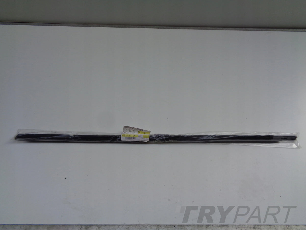 NEW FRONT RIGHT DOOR MOLDING SKODA OCTAVIA III