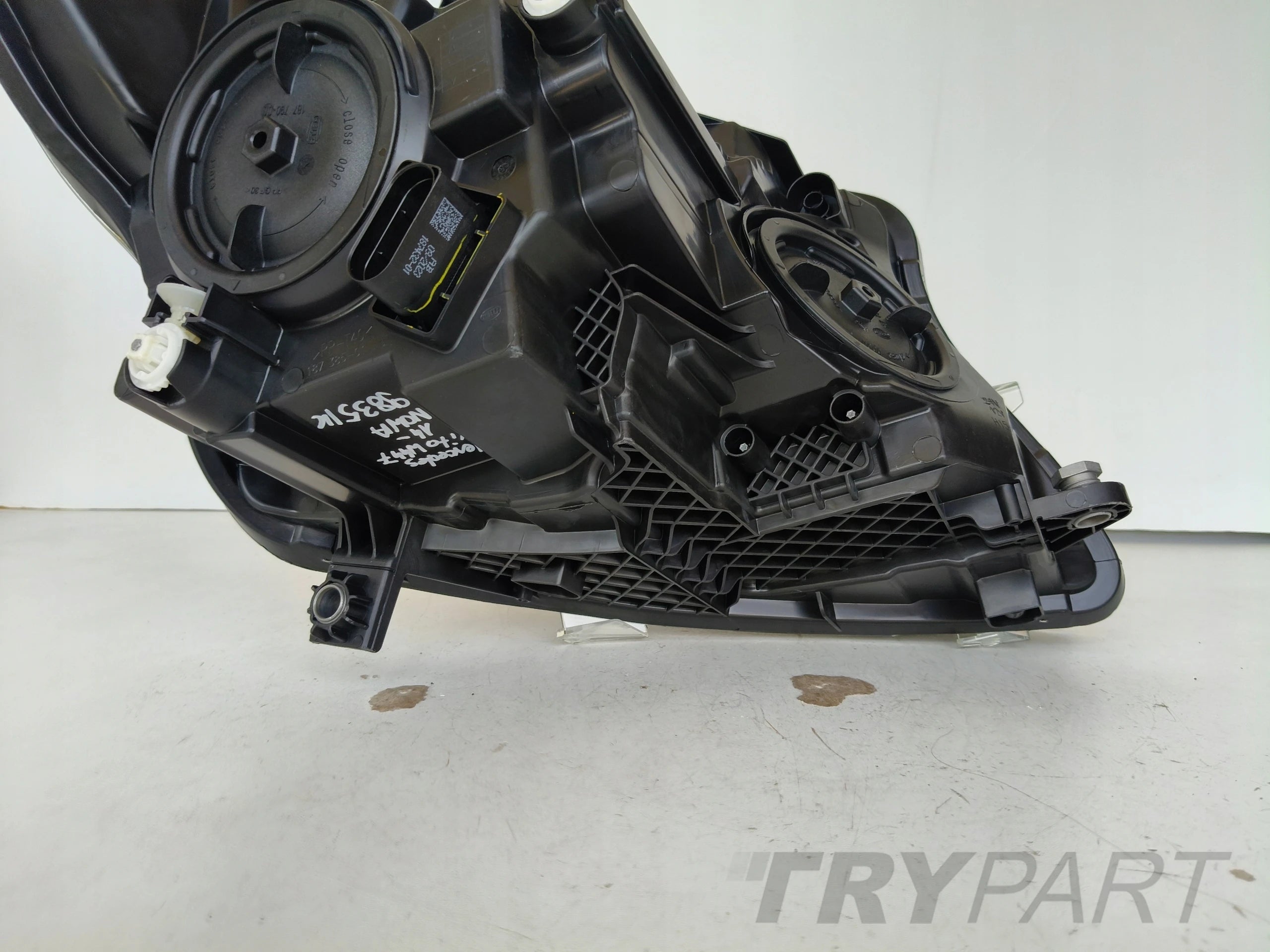 NEW LEFT HEADLIGHT LAMP MERCEDES VITO W447 14-