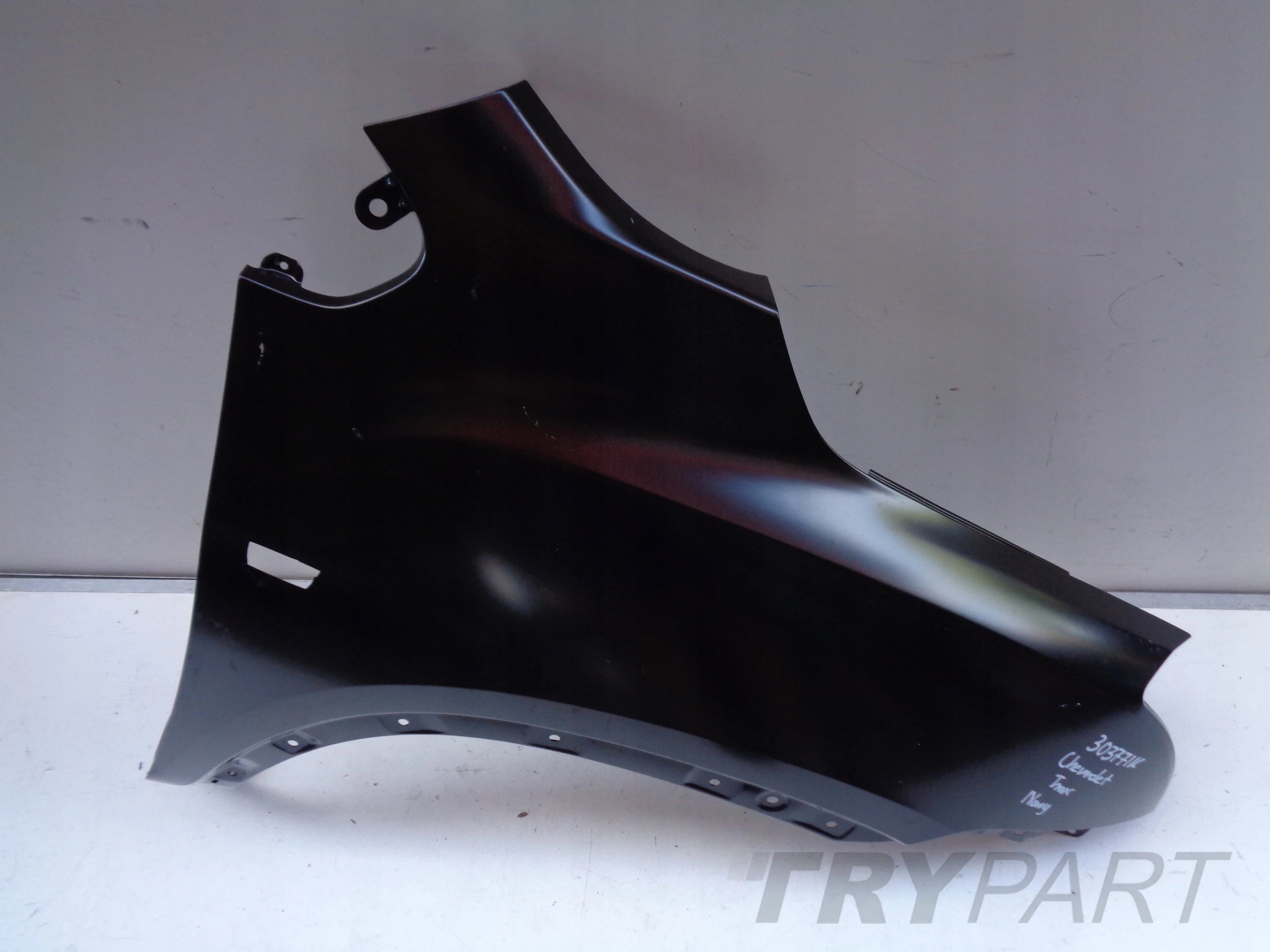 NEW RIGHT FRONT FENDER CHEVROLET TRAX 12- NO. 30377