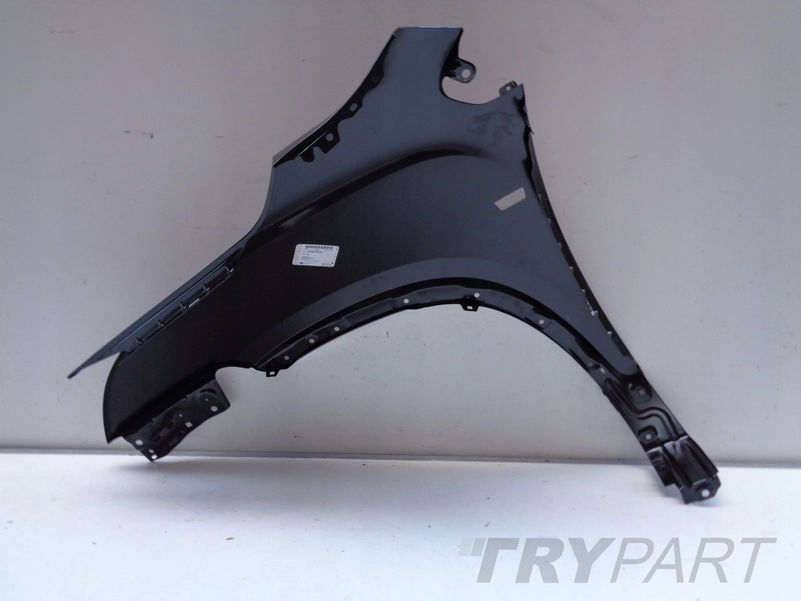 NEW RIGHT FRONT FENDER CHEVROLET TRAX 12- NO. 30377