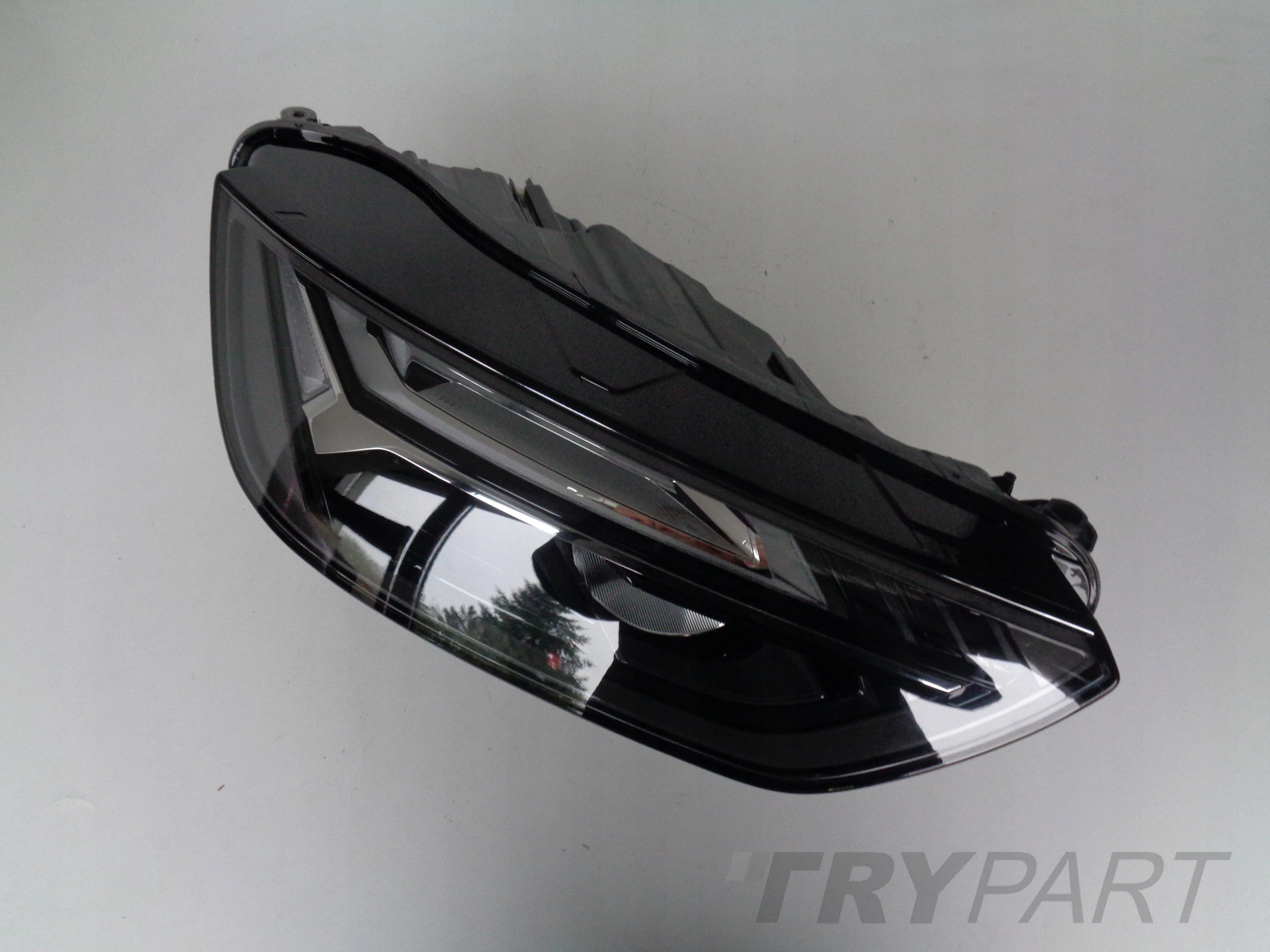 NEW RIGHT HEADLIGHT LAMP AUDI Q5 II 80A 20- FACELIFT FULL LED