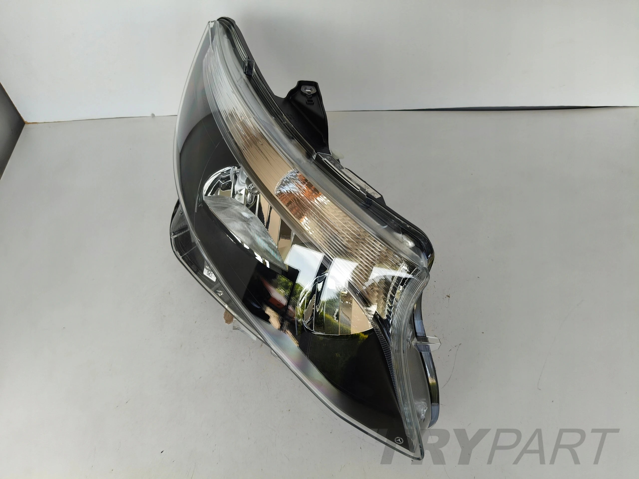 NEW RIGHT HEADLIGHT LAMP MERCEDES VITO W447 14-