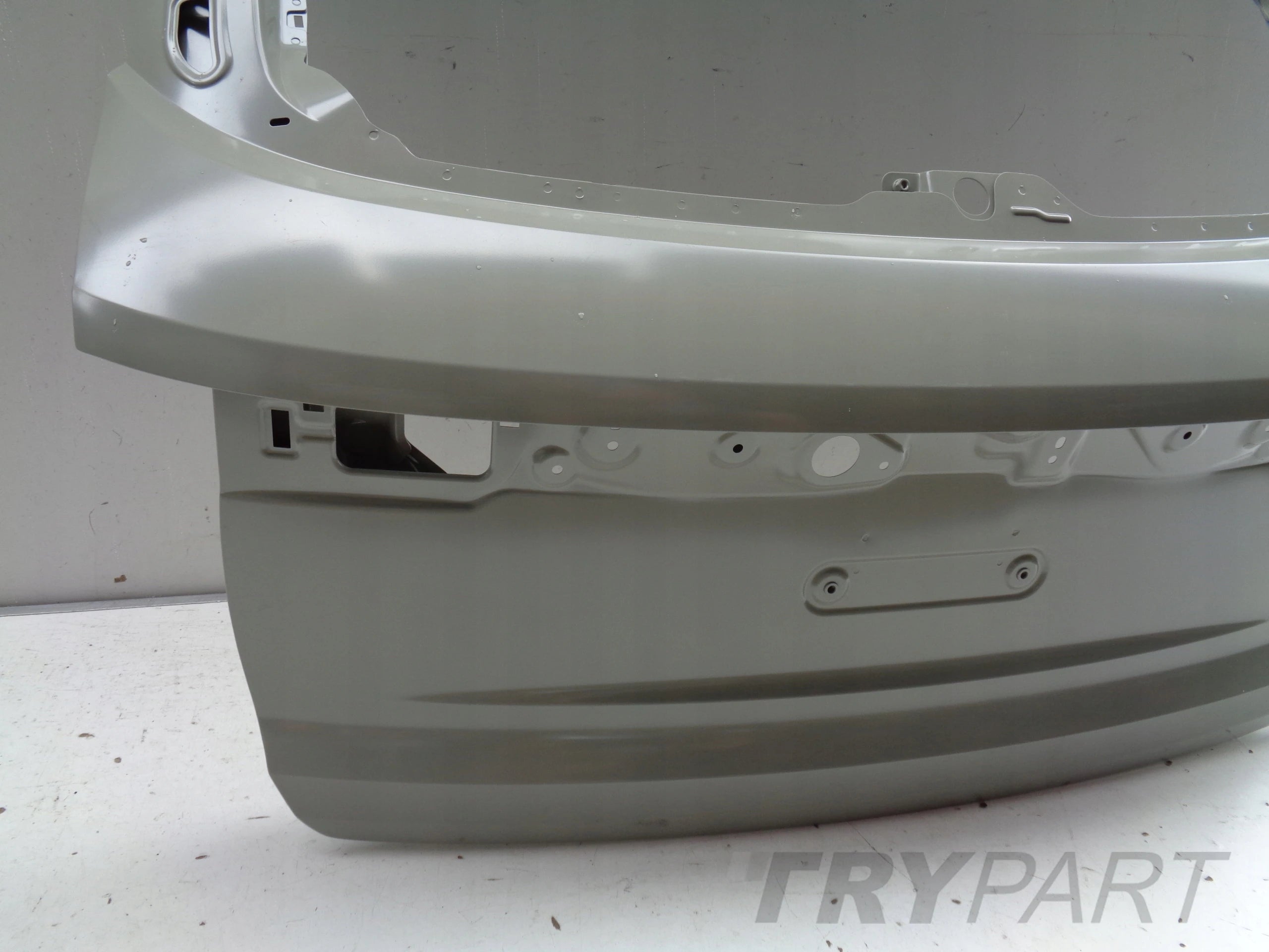 NEW TAILGATE LYNK CO&01 CO & 01 NO. 41174