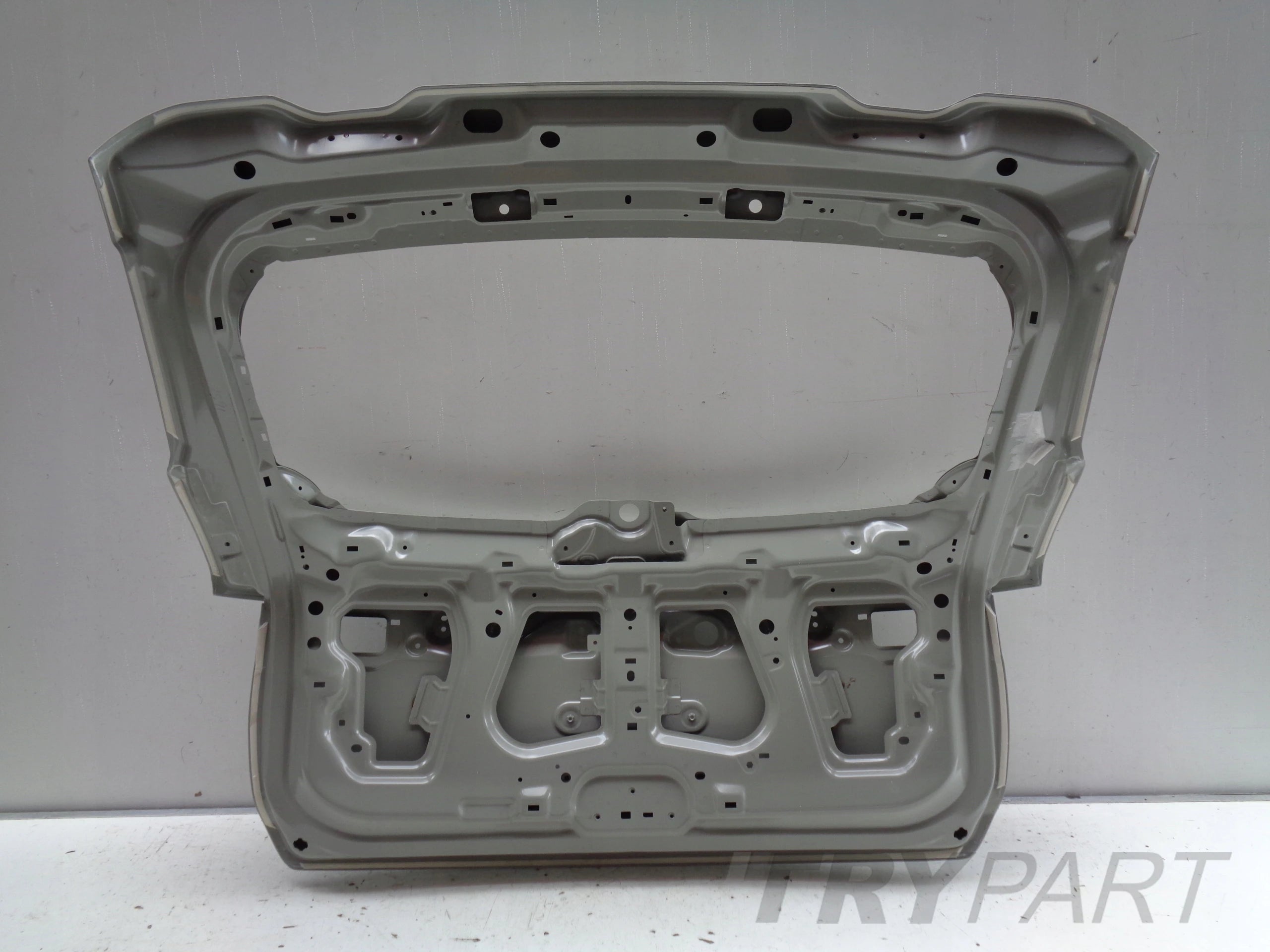 NEW TAILGATE LYNK CO&01 CO & 01 NO. 41174