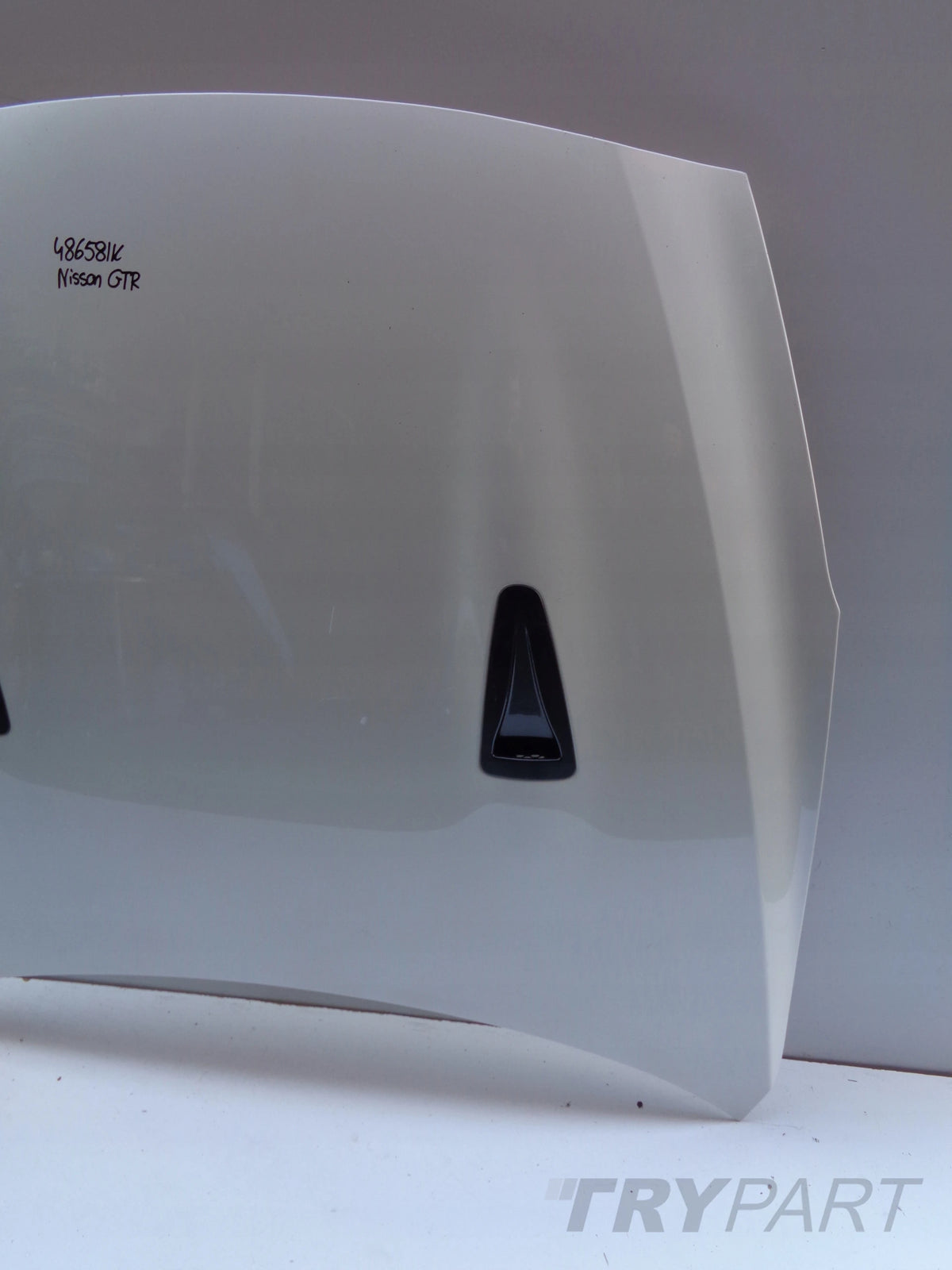 NISSAN GTR ENGINE HOOD ASSEMBLY NO. 48658