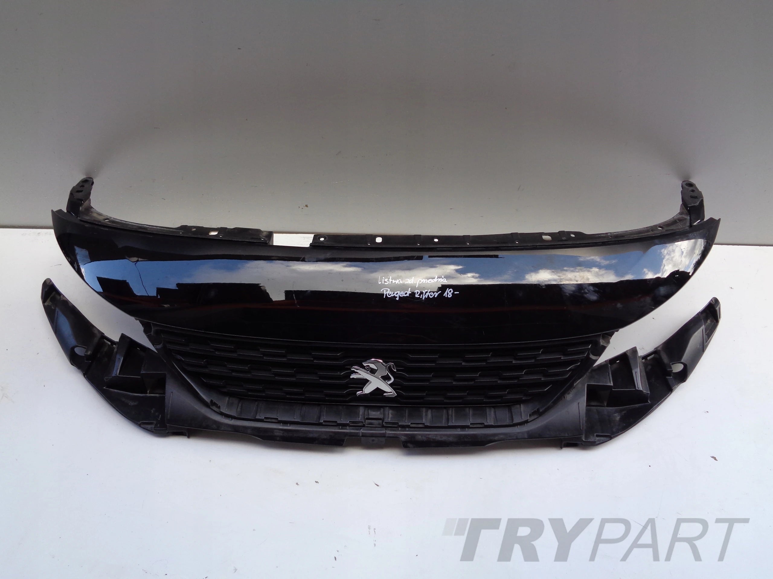 PEUGEOT RIFTER 18- Grille Cover