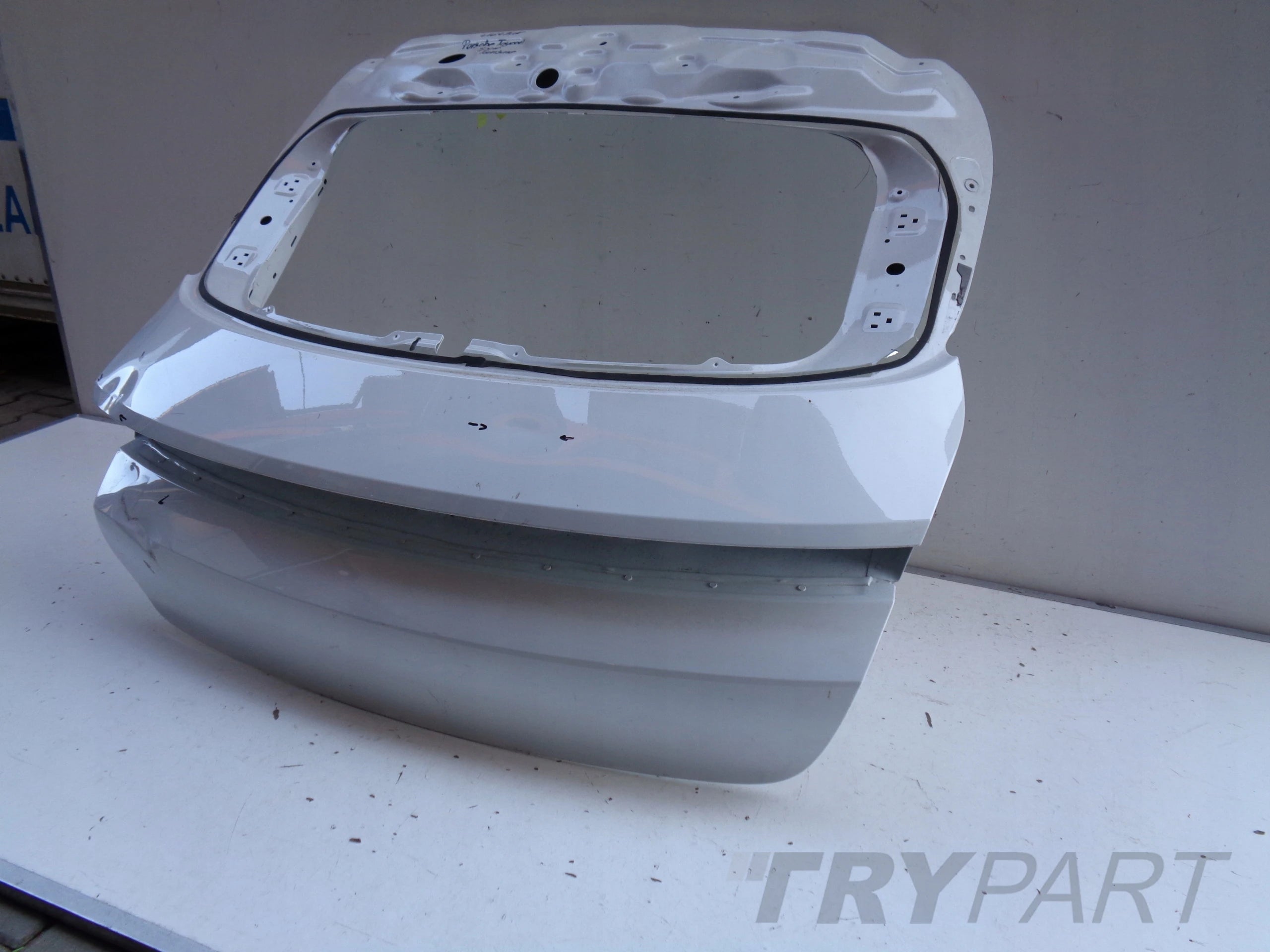 PORSCHE TAYCAN CROSS TURISMO Tailgate 2021- No. 41643