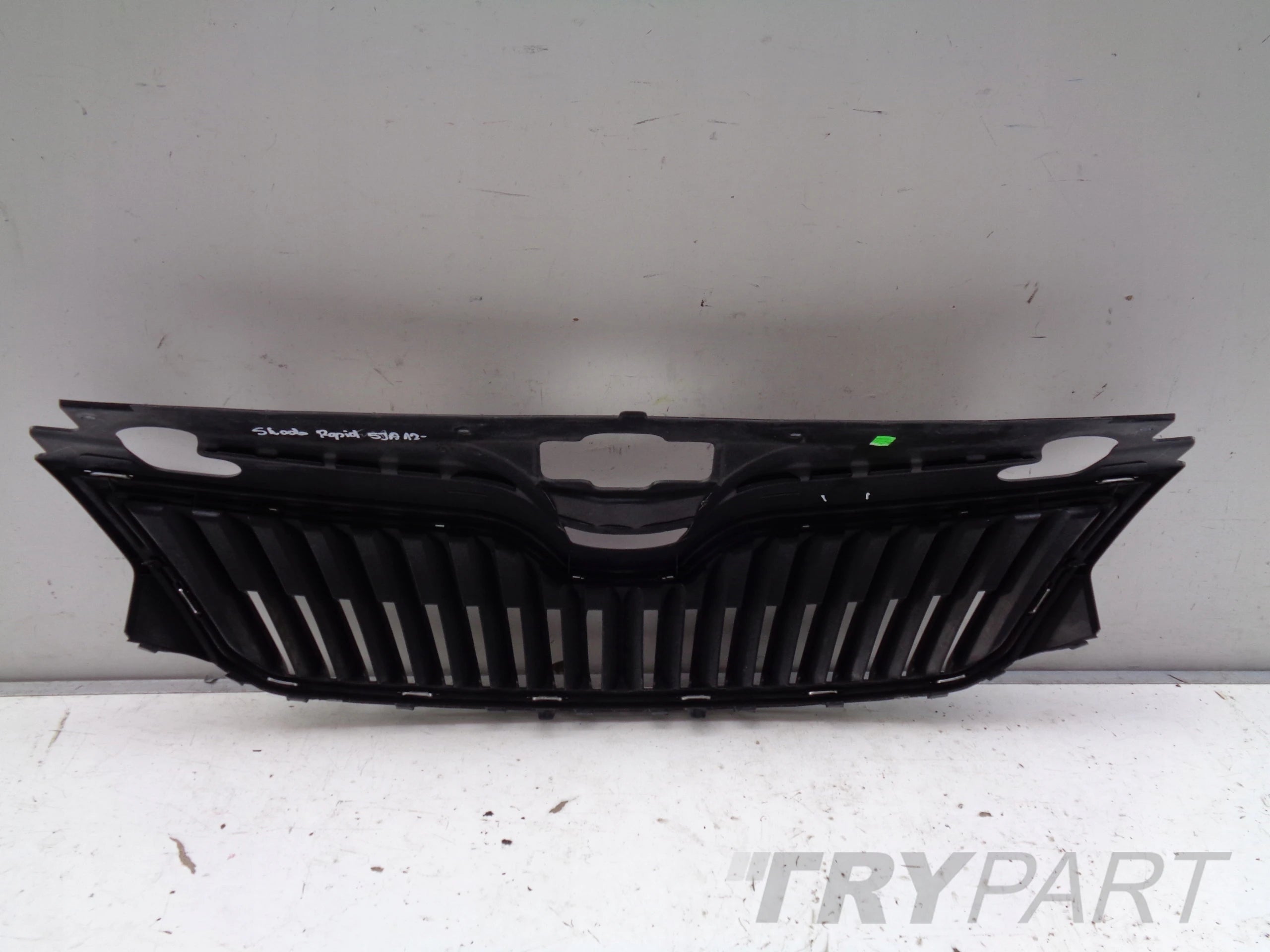 Radiator Grille for SKODA RAPID 5JA 12-