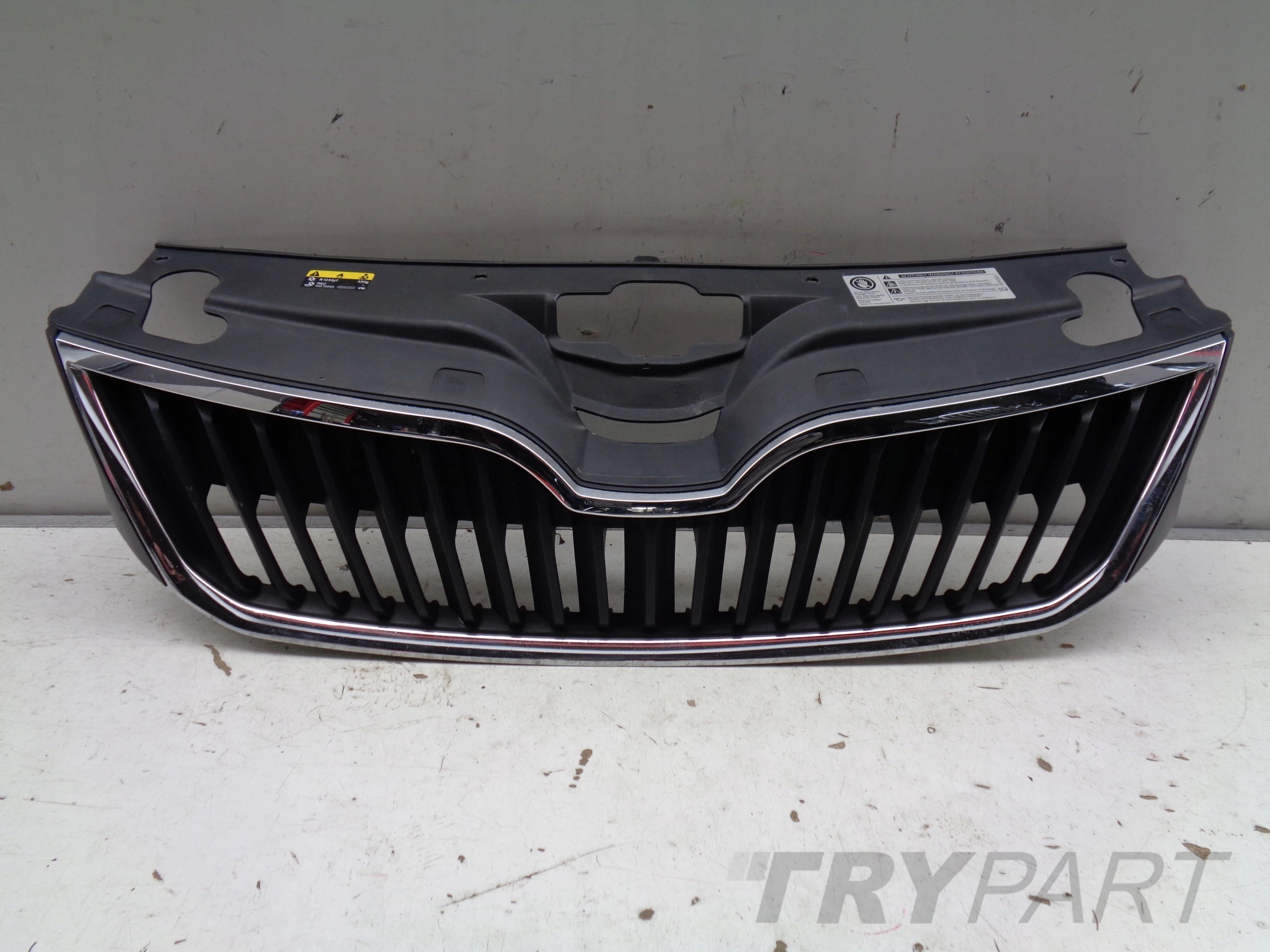 Radiator Grille for SKODA RAPID 5JA 12-