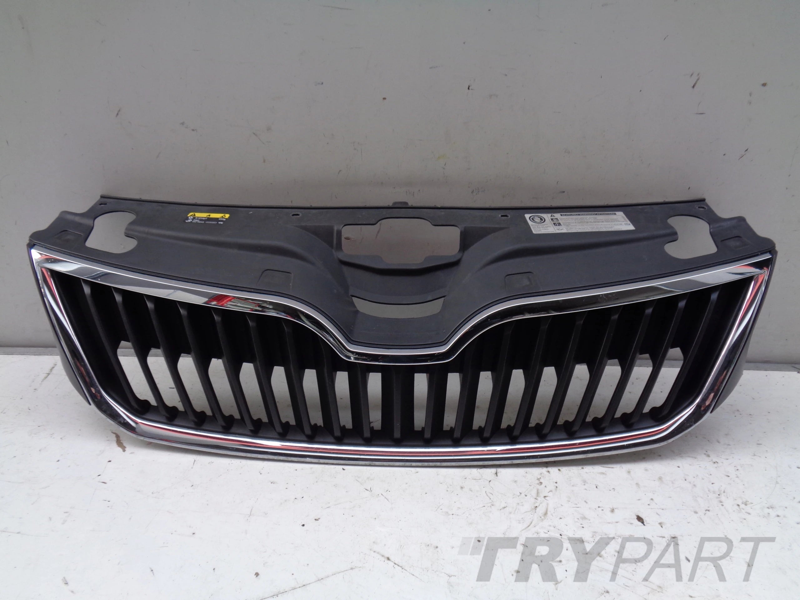 Radiator Grille for SKODA RAPID 5JA 12-