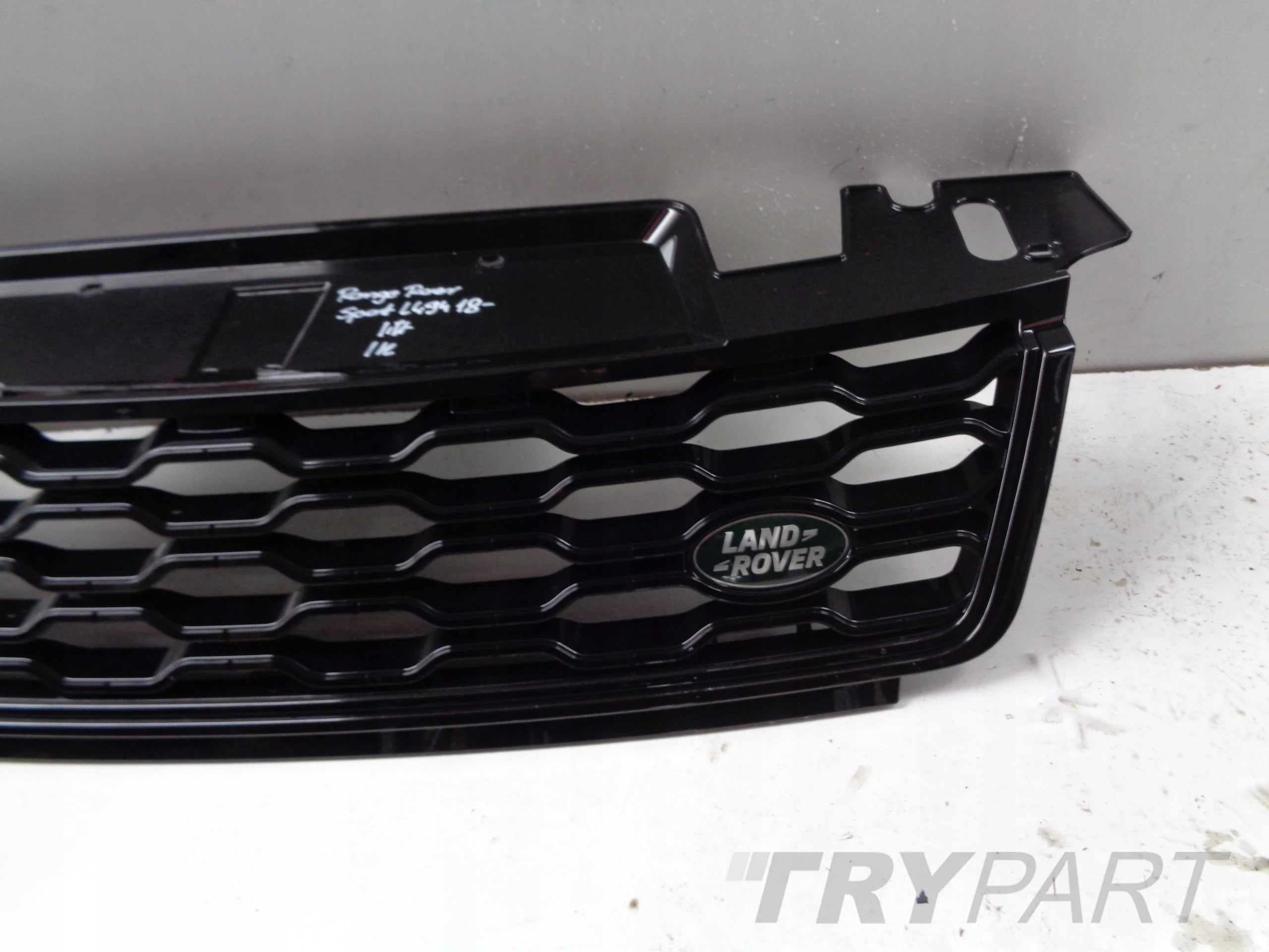 RANGE ROVER SPORT L494 18- LIFT GRILLE COVER