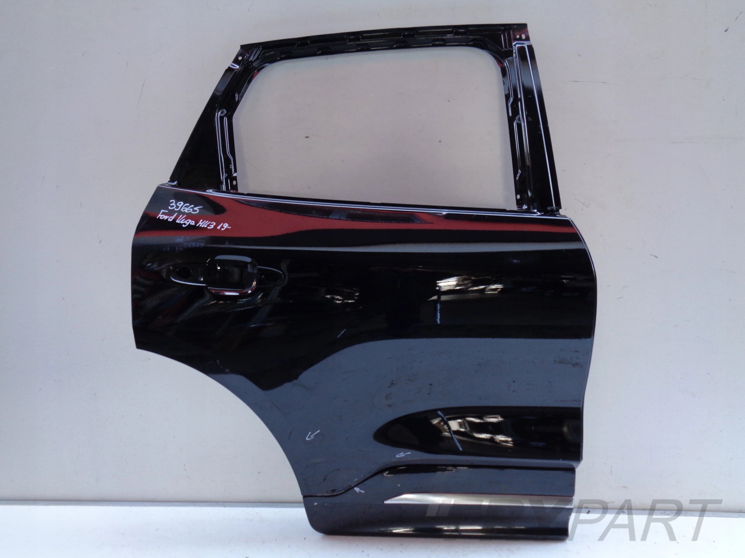 REAR RIGHT DOOR FORD KUGA MK3 19- NO. 39665