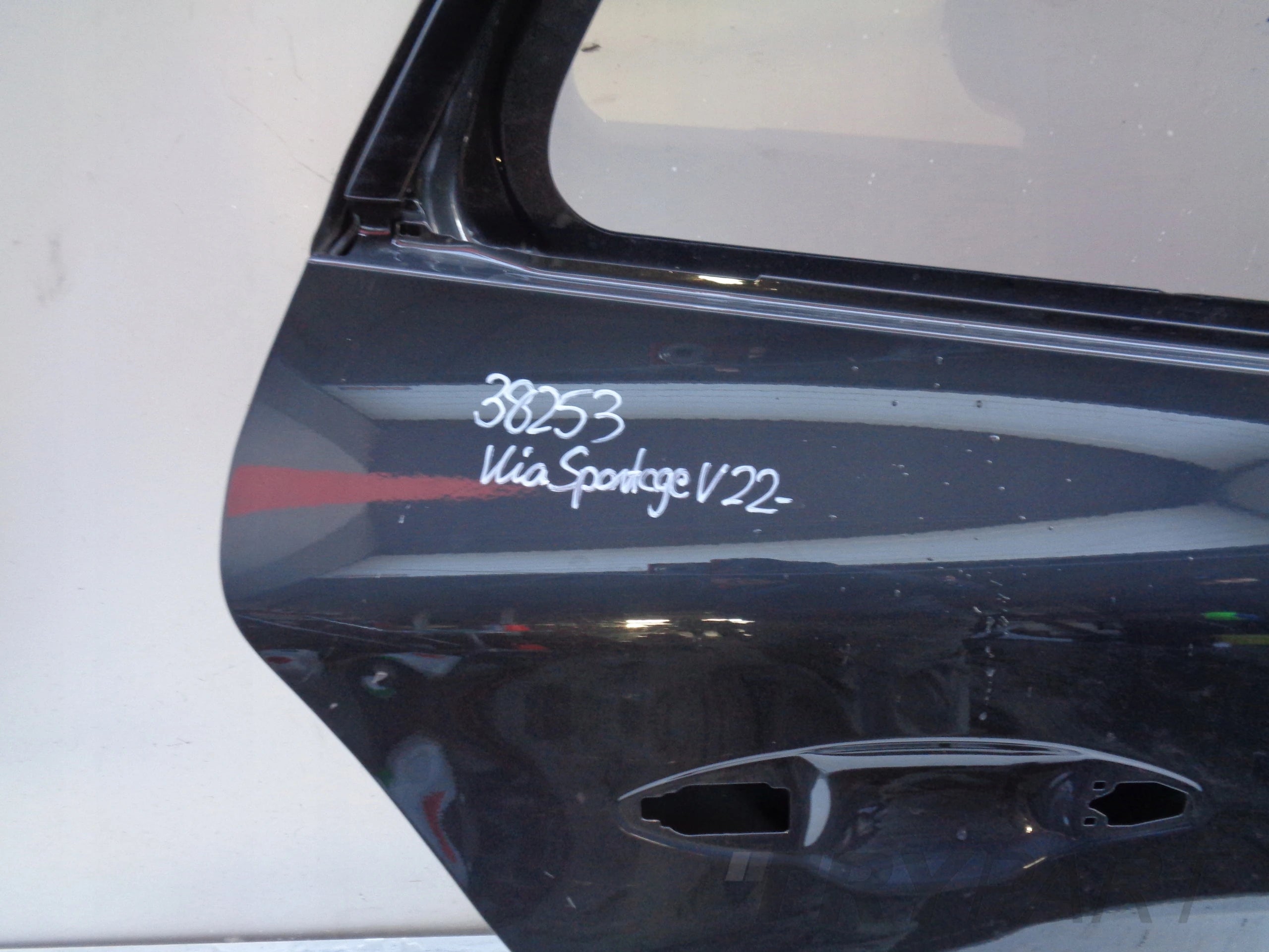 REAR RIGHT DOOR KIA SPORTAGE V 22- NO. 38253