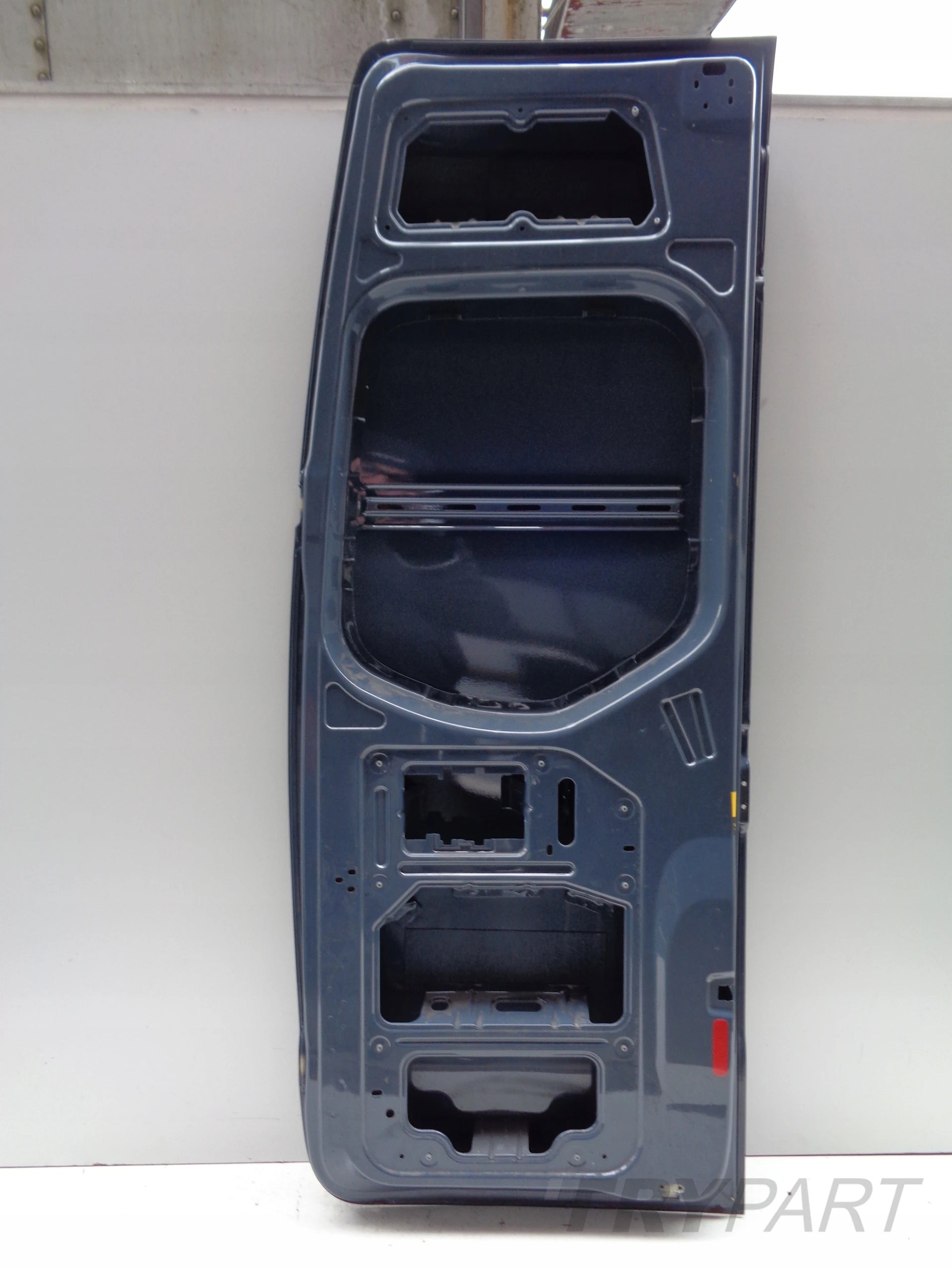 REAR RIGHT DOOR MERCEDES SPRINTER W910 18- NO. 51373