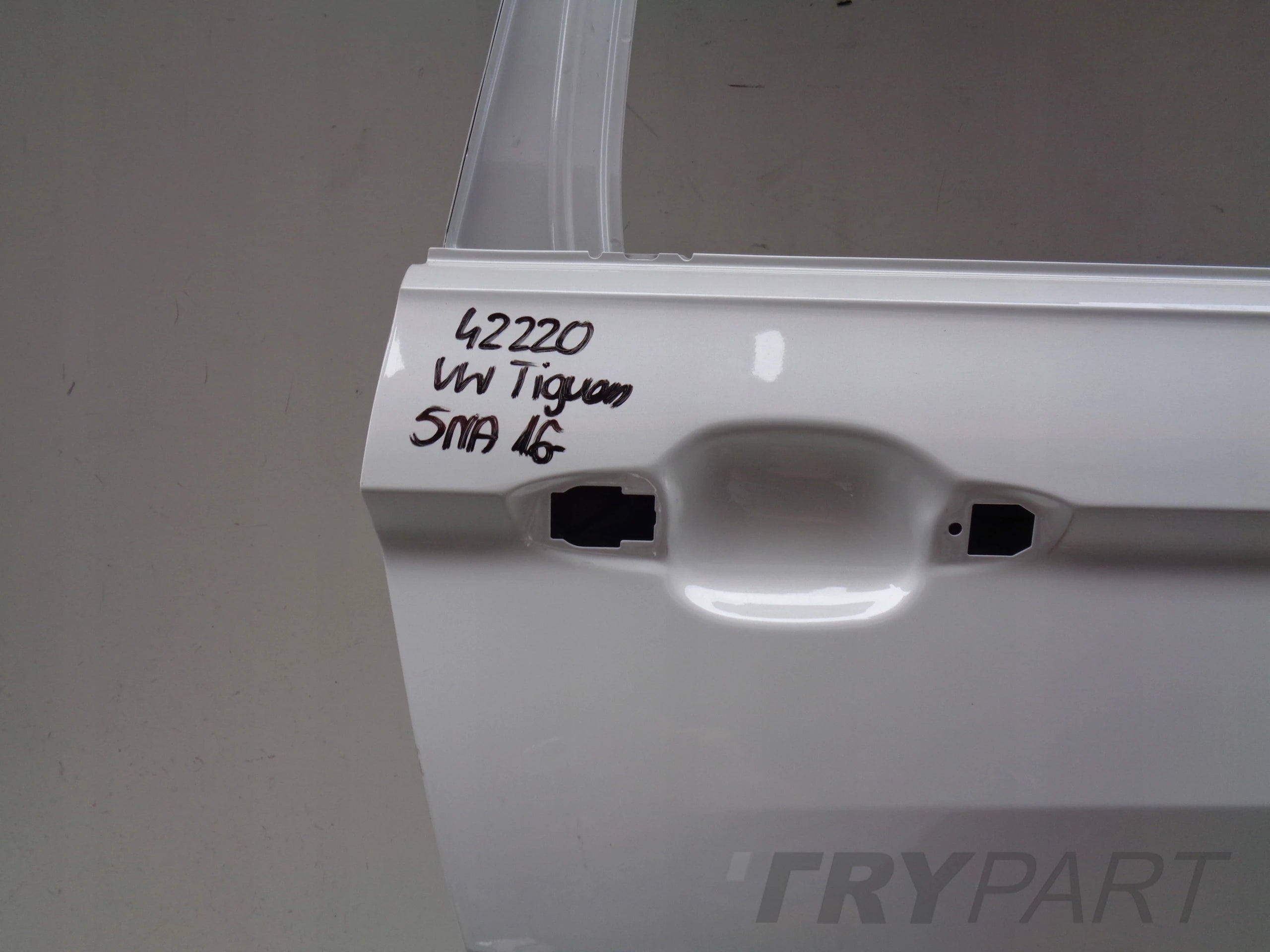 REAR RIGHT DOOR VW TIGUAN 5NA 16- NR 42220