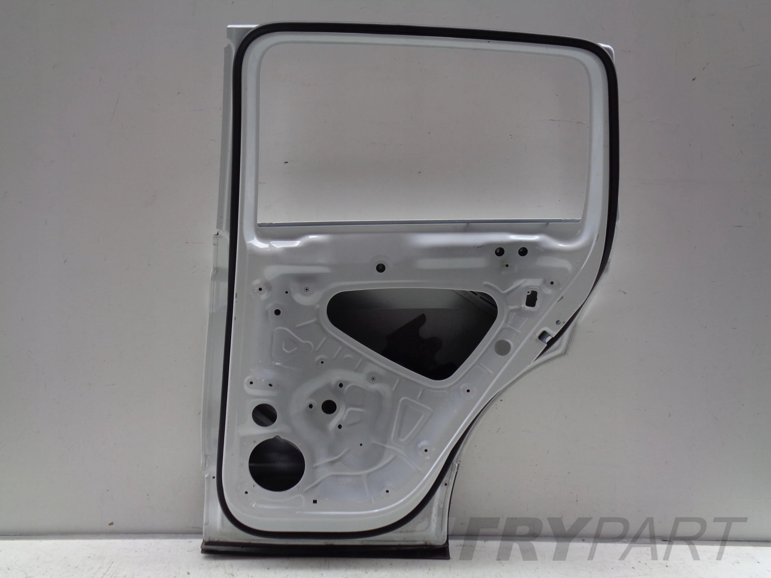 REAR RIGHT DOOR VW TIGUAN 5NA 16- NR 42220