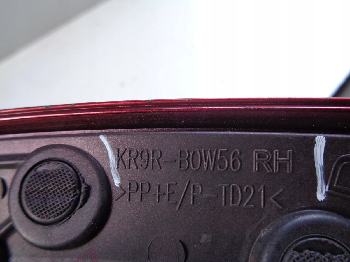 REAR RIGHT FENDER MOLDING MAZDA CX60 22-