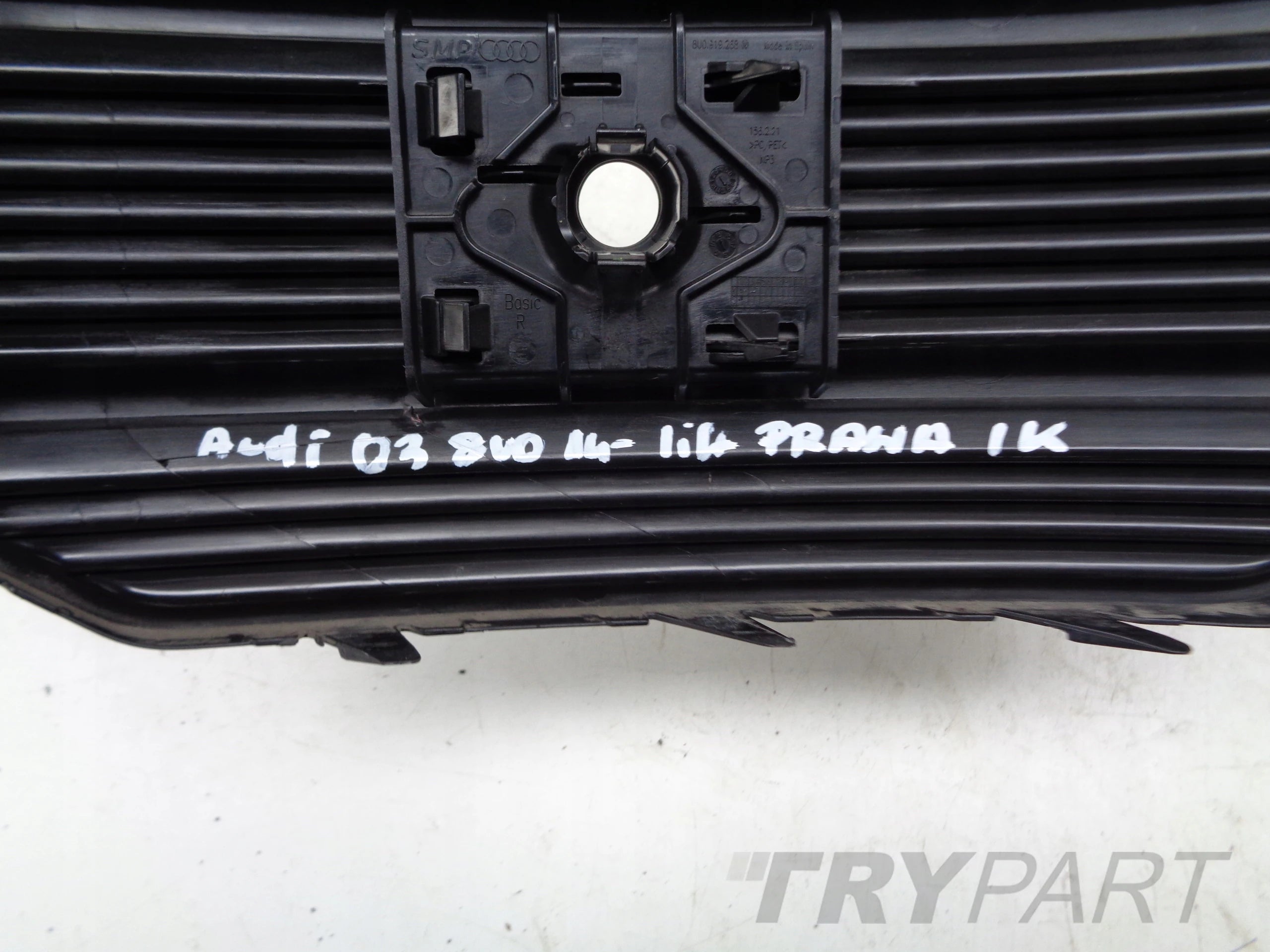 RIGHT BUMPER GRILL AUDI Q3 8U 8U0 14- LIFT