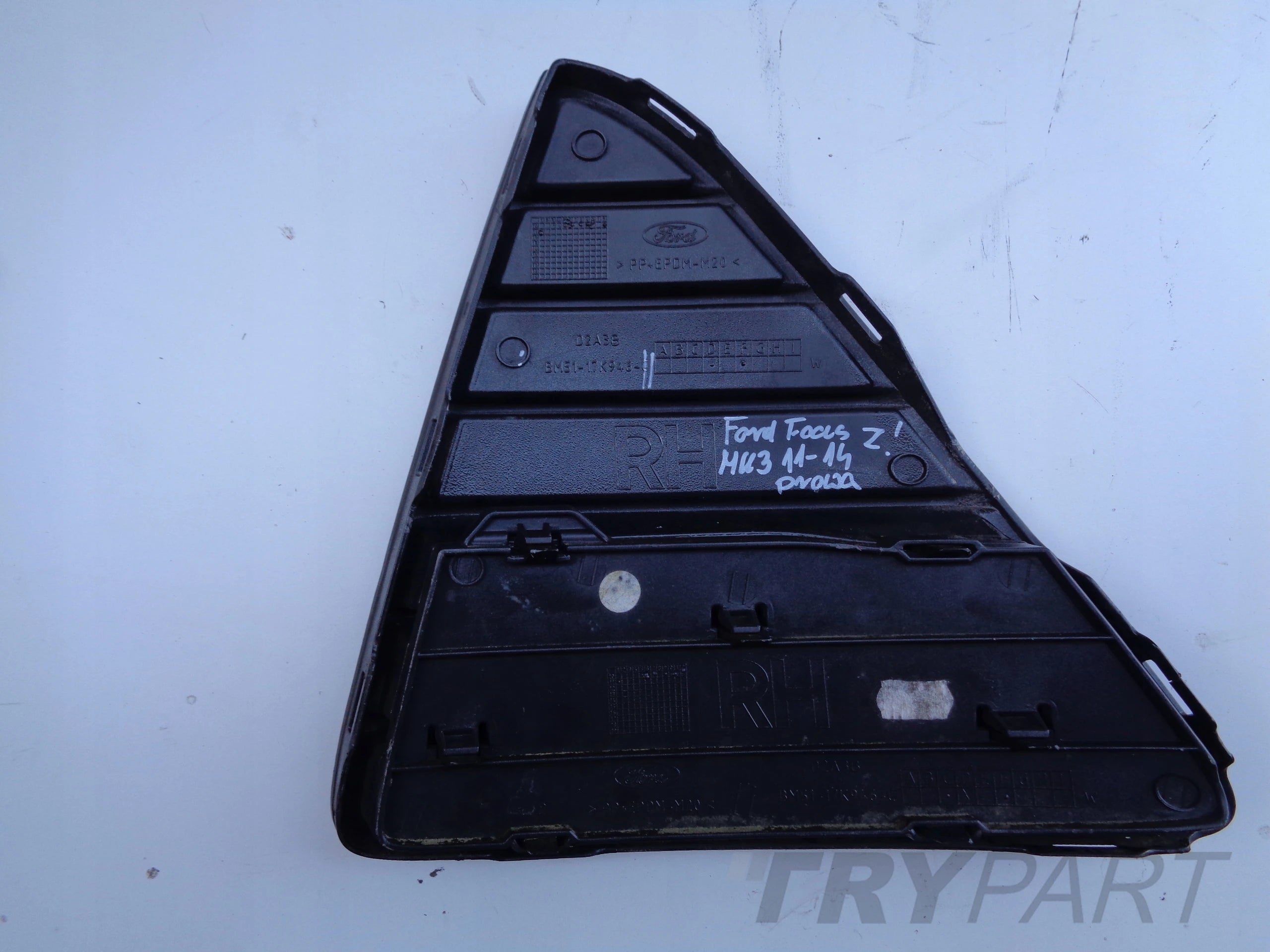 RIGHT BUMPER GRILLE FORD FOCUS MK3 11-14