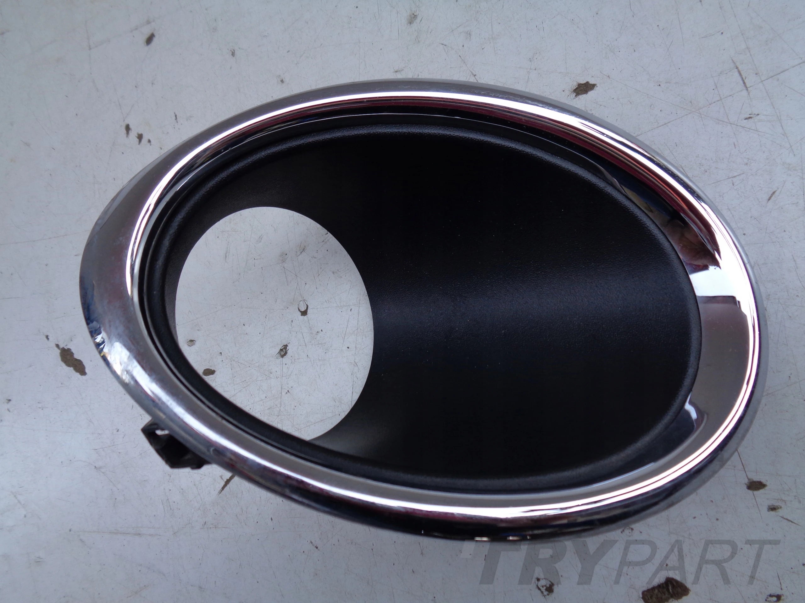 RIGHT BUMPER GRILLE NISSAN QASHQAI 13-17