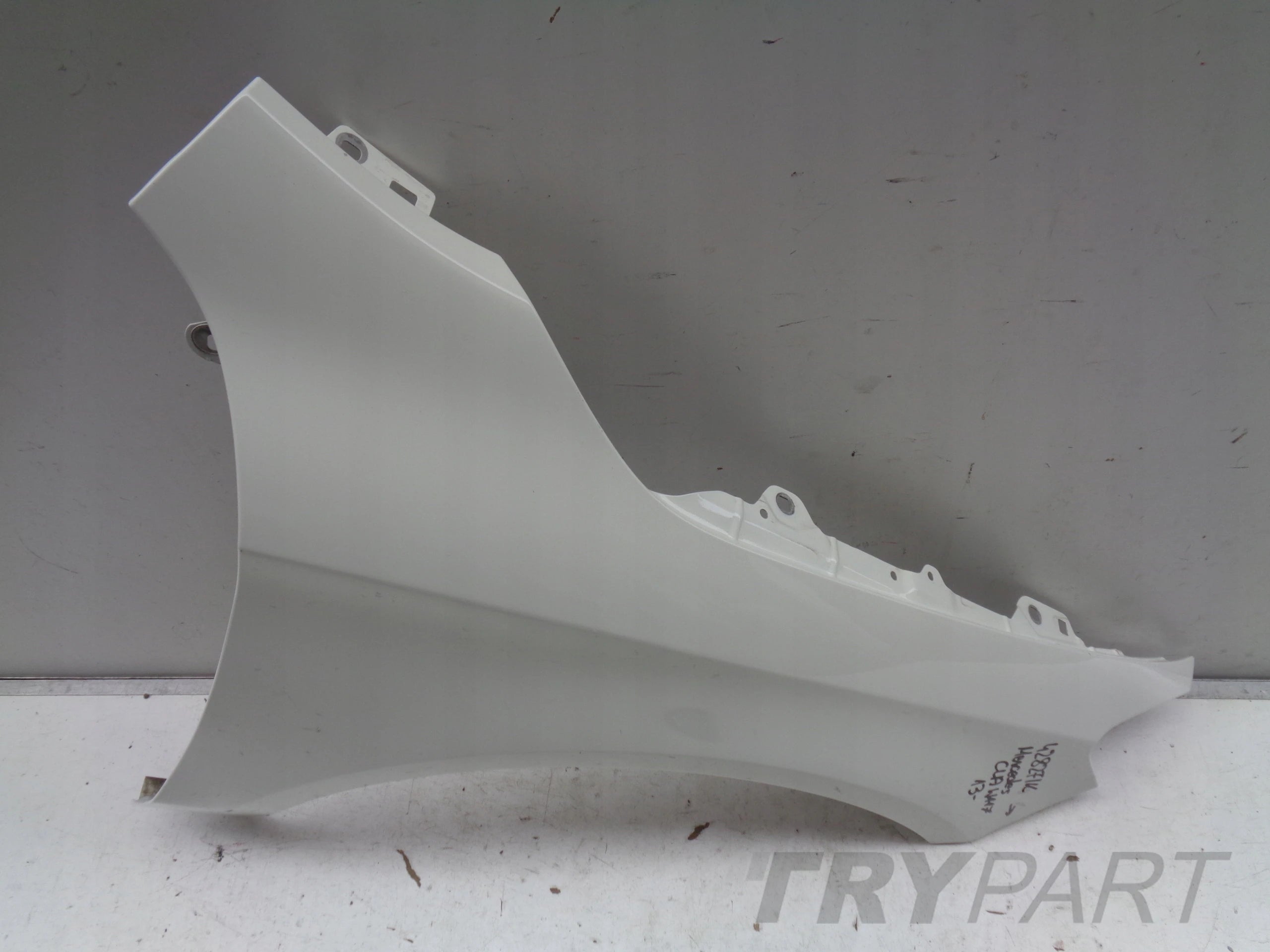 RIGHT FRONT FENDER MERCEDES CLA W117 13- NO. 42827