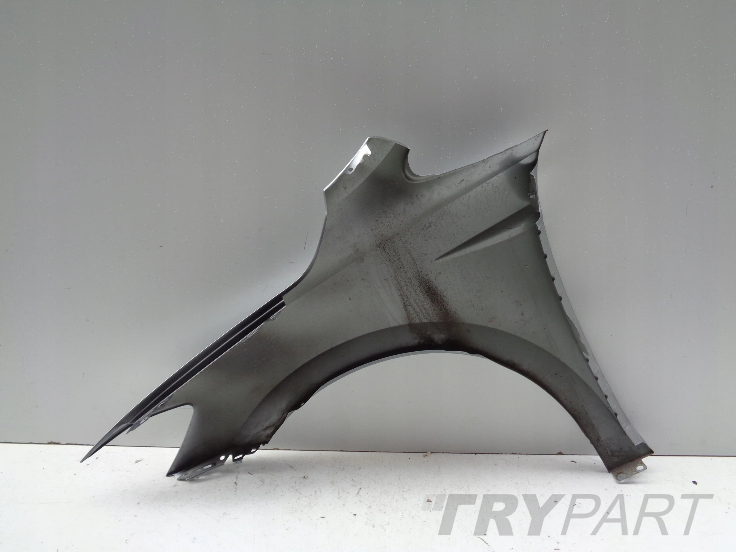 RIGHT FRONT FENDER VW TOURAN 5TA 16- NO. 51588