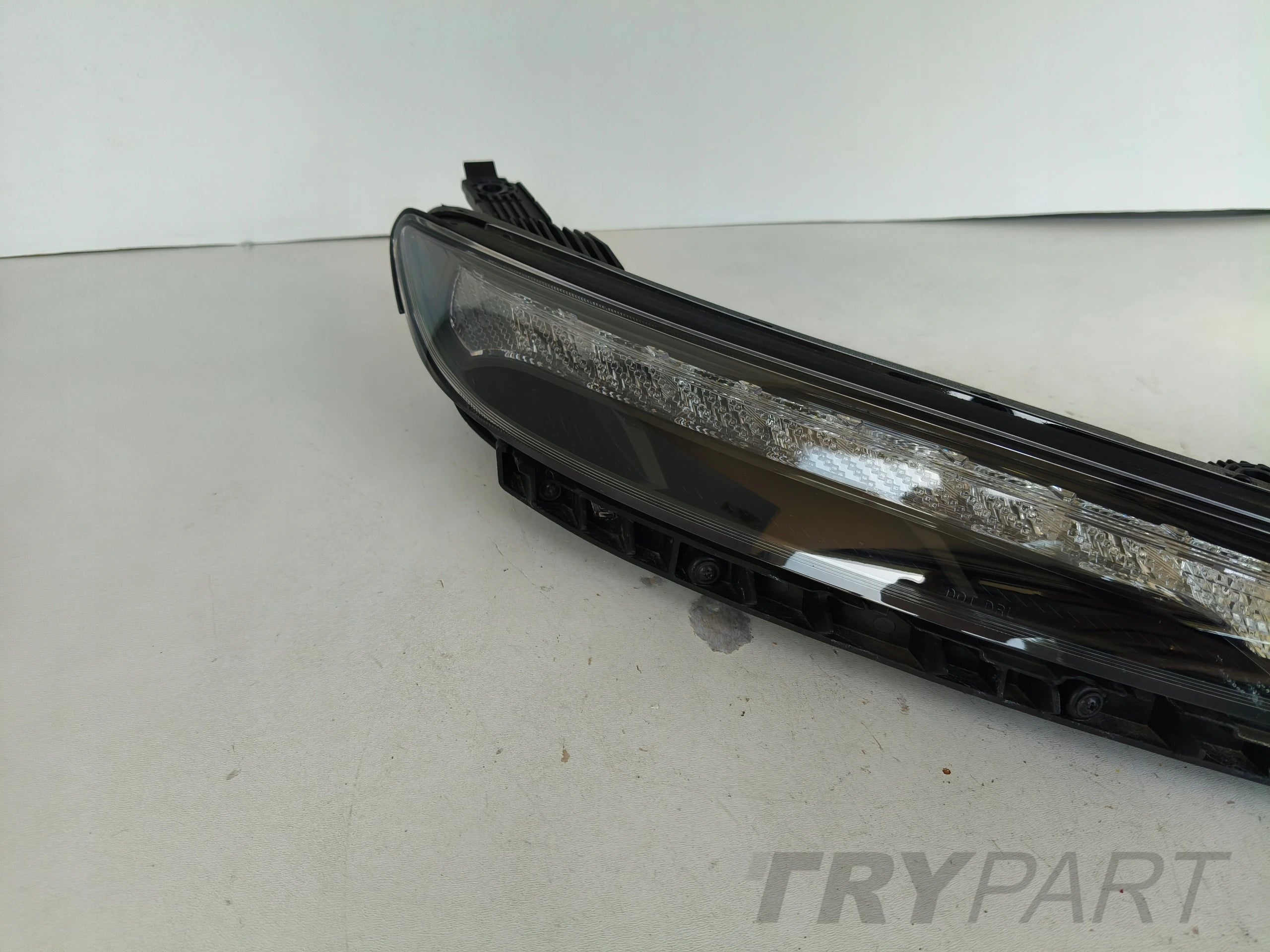 RIGHT HALOGEN FOG LIGHT HYUNDAI KONA 20- FACELIFT LED DRL
