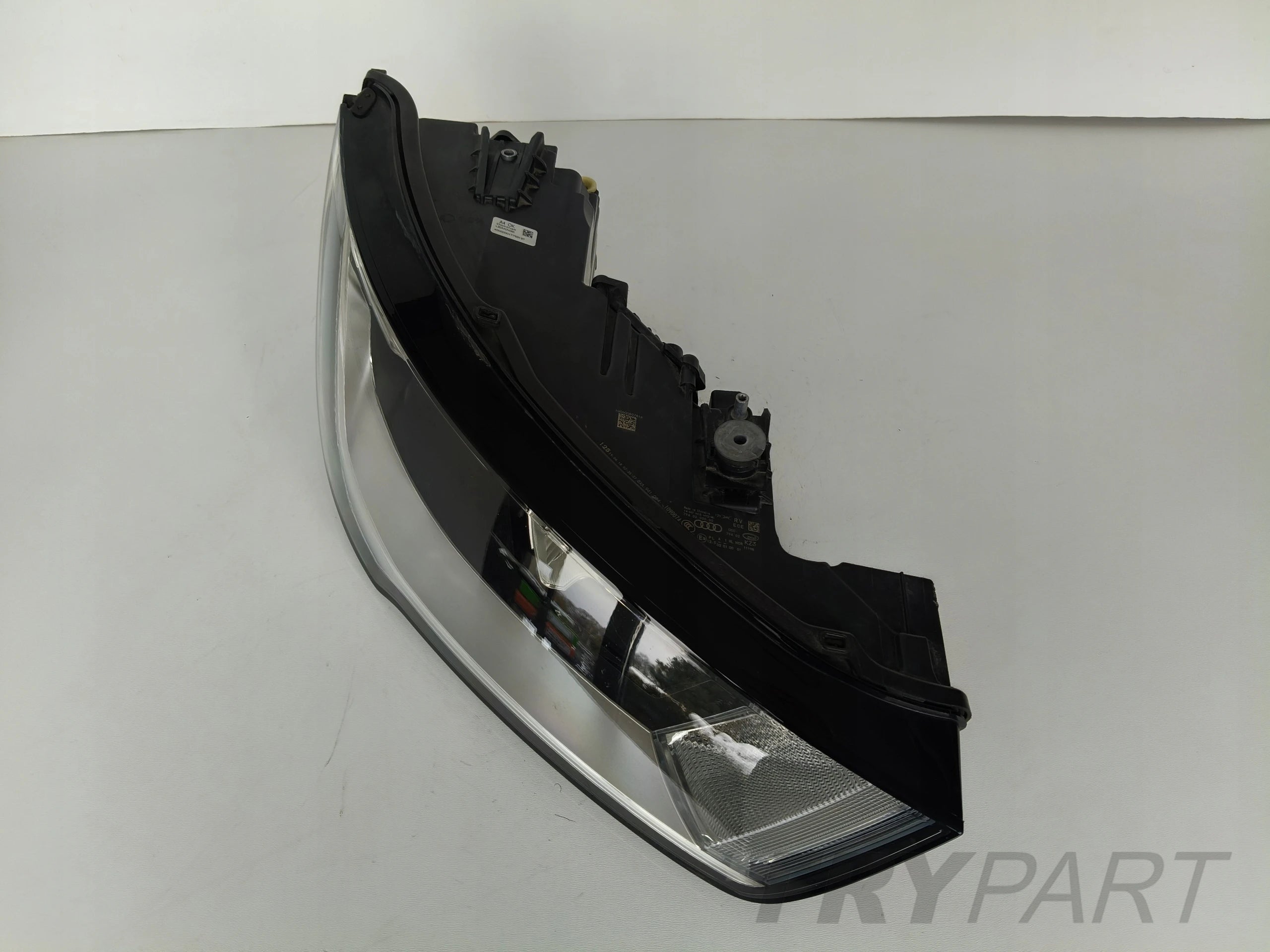 RIGHT HEADLIGHT FOR AUDI A1 8X 8XA 14- FACELIFT