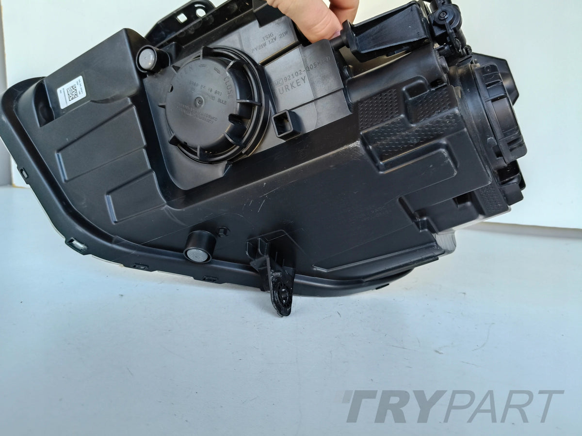 RIGHT HEADLIGHT HYUNDAI BAYON 21-