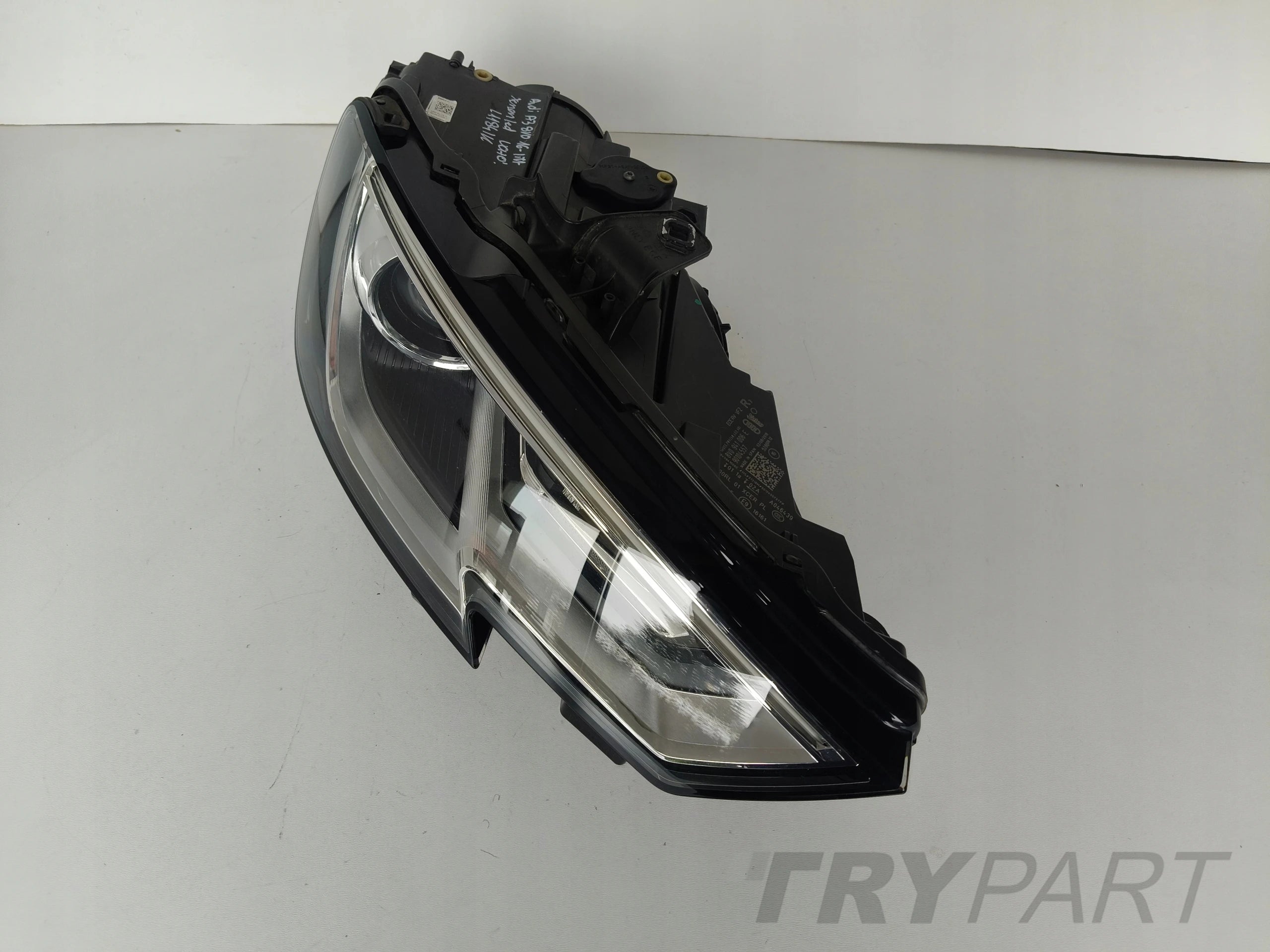 RIGHT HEADLIGHT LAMP AUDI A3 8V 8V0 16- FACELIFT XENON LED