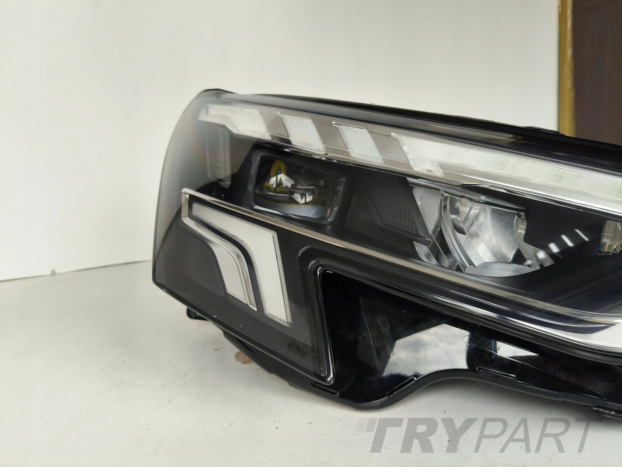 RIGHT HEADLIGHT LAMP AUDI A3 8Y 8Y0 20- FULL LED