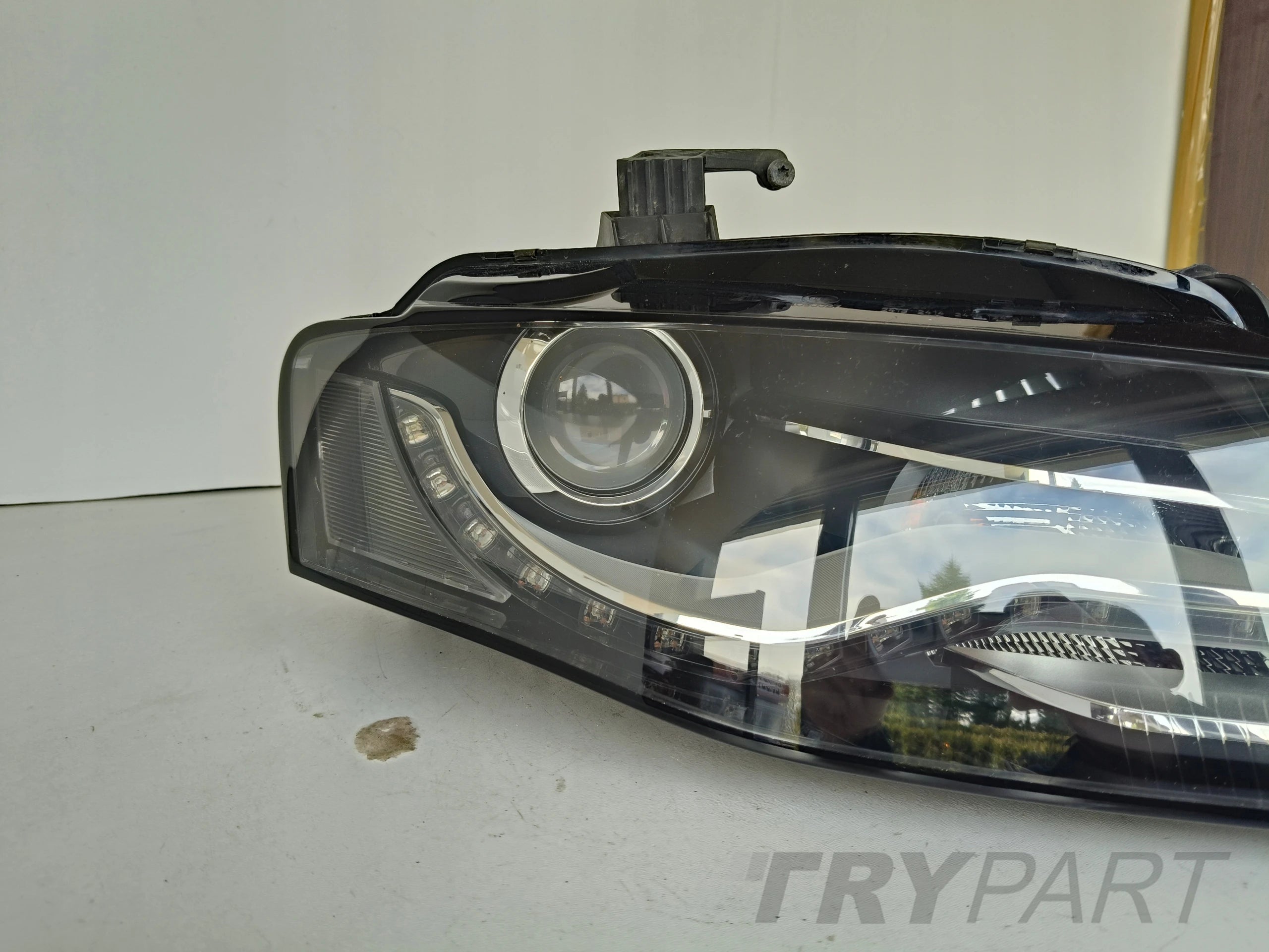 RIGHT HEADLIGHT LAMP AUDI A4 B8 8K 07- XENON LED NON-ADAPTIVE