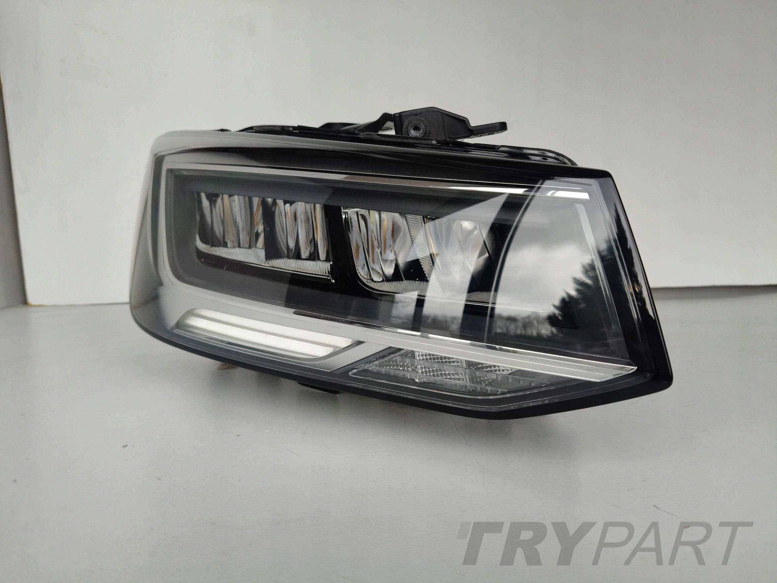 RIGHT HEADLIGHT LAMP AUDI Q2 81A LIFT FULL LED