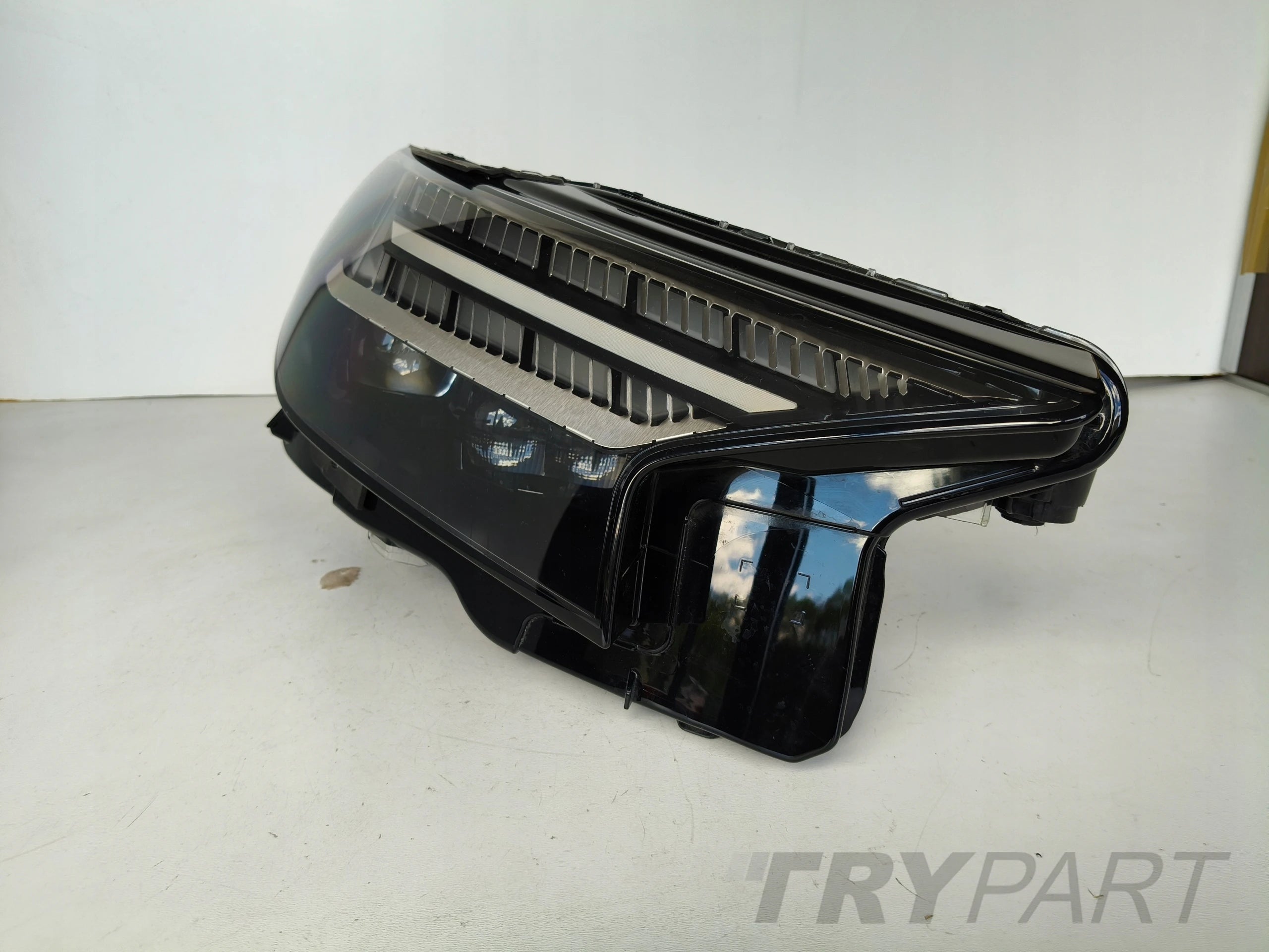 RIGHT HEADLIGHT LAMP AUDI Q4 89A FULL LED MATRIX