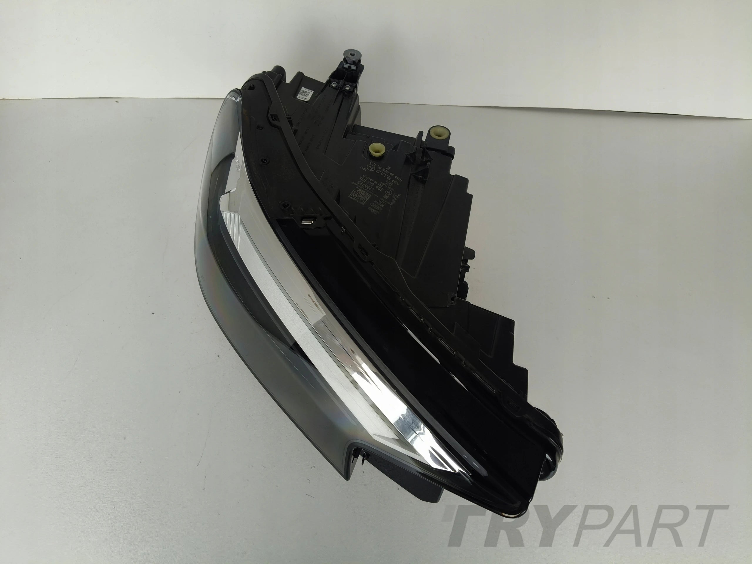 RIGHT HEADLIGHT LAMP AUDI Q4 89A FULL LED